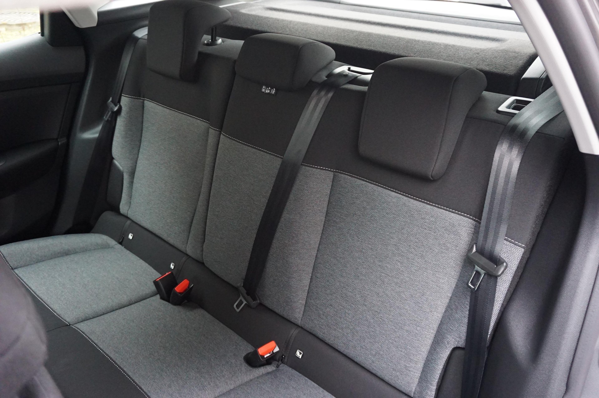 CITROEN C4 1.2 Hybrid You-image-6