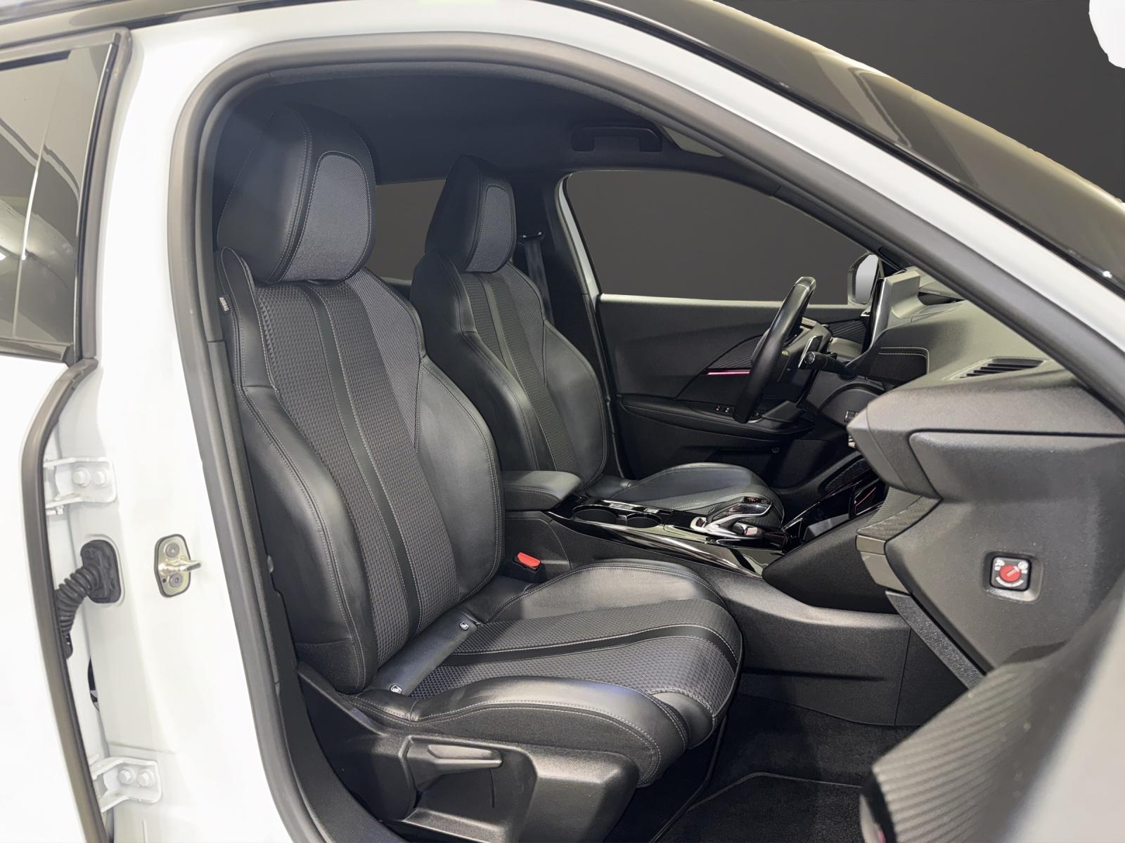 PEUGEOT 2008 1.2 PureTech GT Line EAT8-image-7