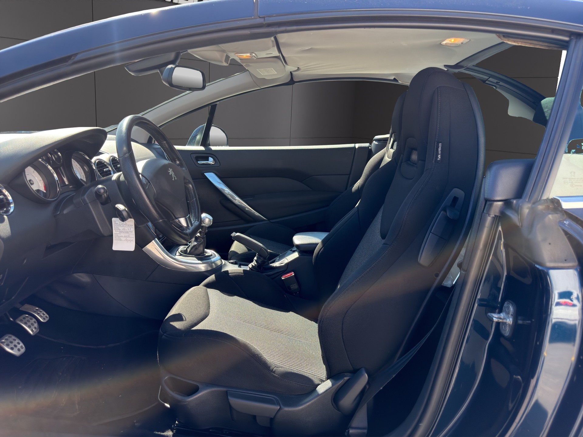 PEUGEOT 308 CC 1.6 16V Turbo Platinum-image-9