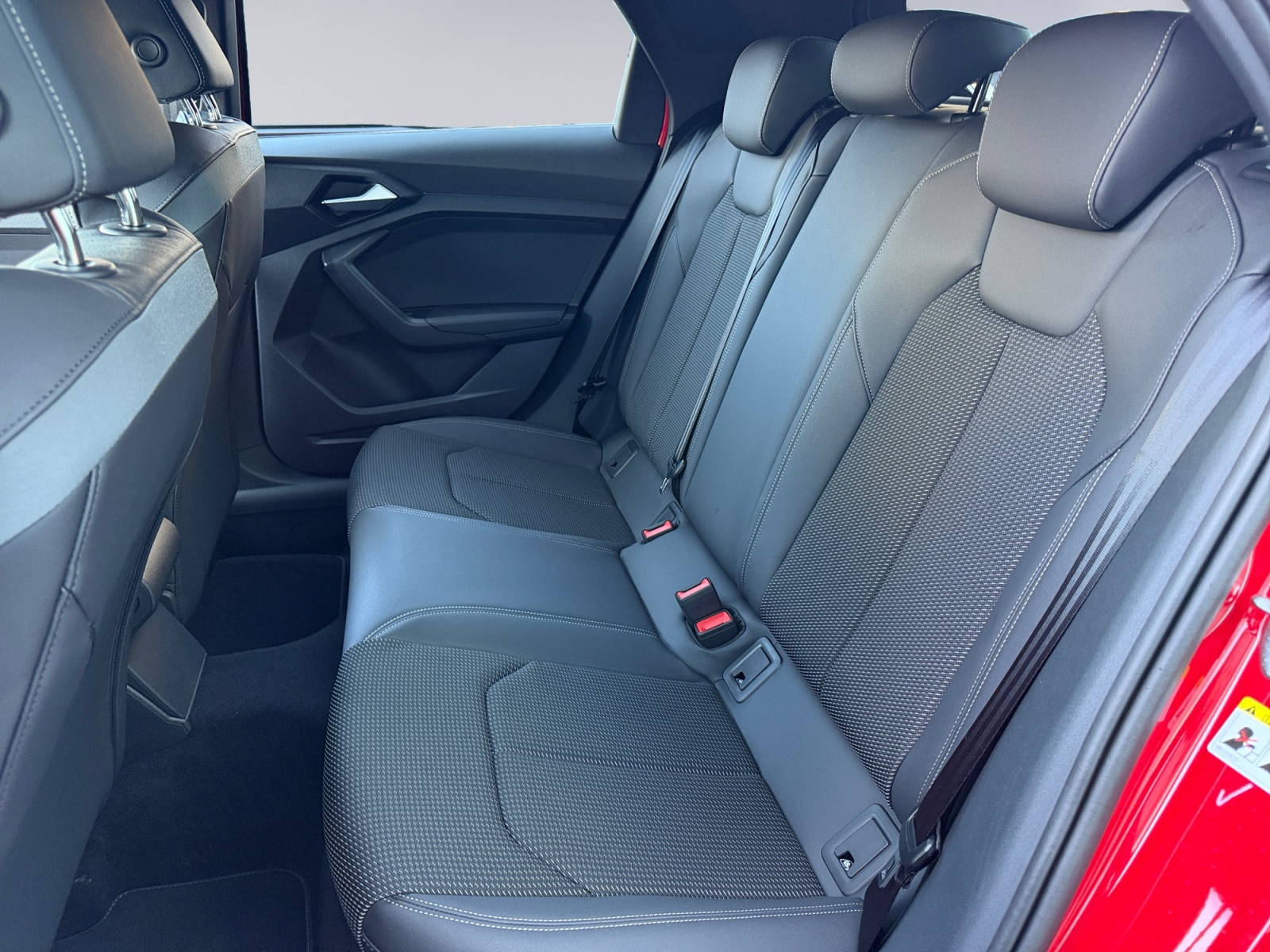 AUDI A1 Sportback 30 TFSI S Line Attraction S-tronic-image-10