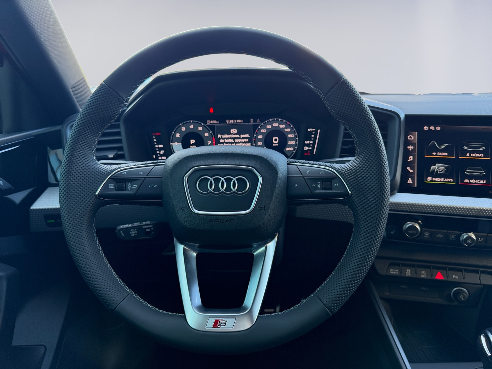 AUDI A1 Sportback 30 TFSI S Line Attraction S-tronic-image-9