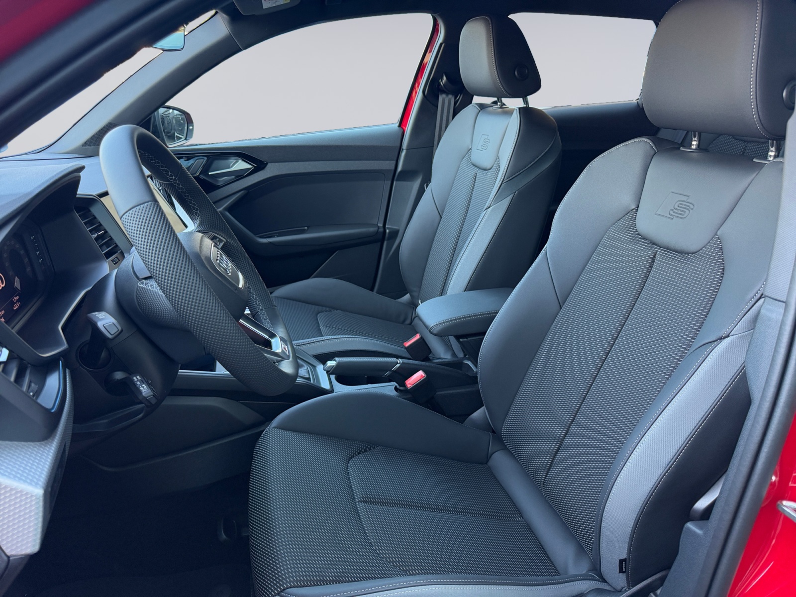 AUDI A1 Sportback 30 TFSI S Line Attraction S-tronic-image-6