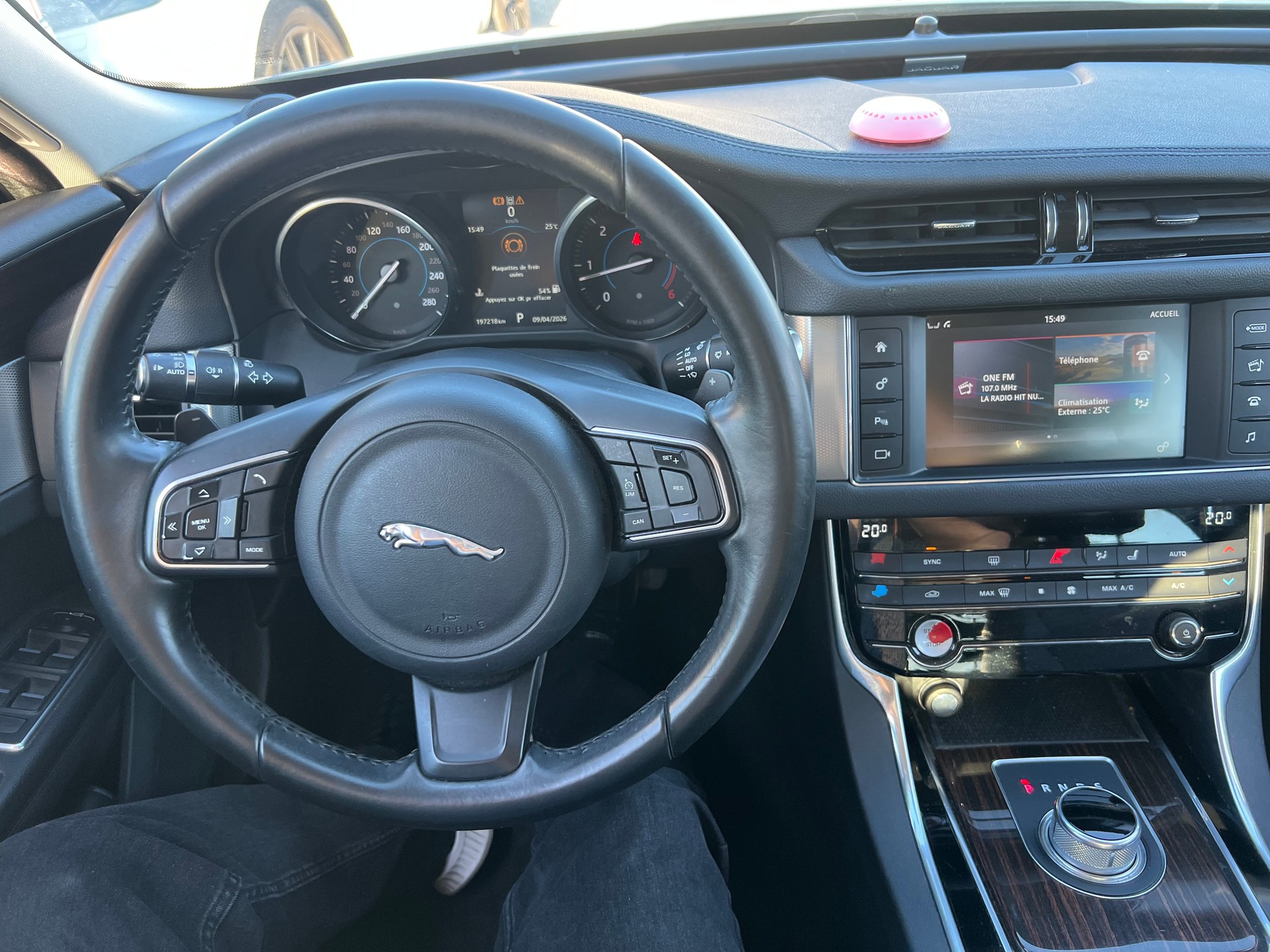 JAGUAR XF 20d Prestige Automatic-image-10