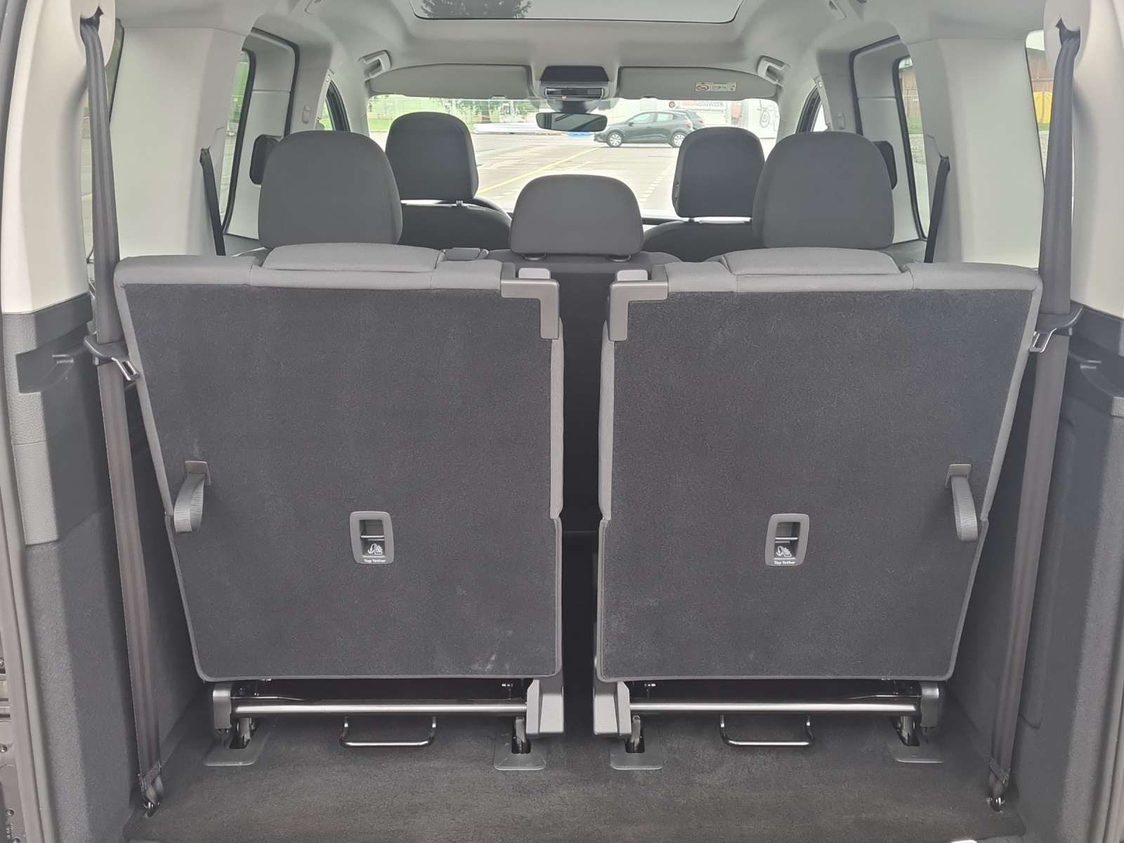 VW Caddy 2.0 TDI Liberty-image-12