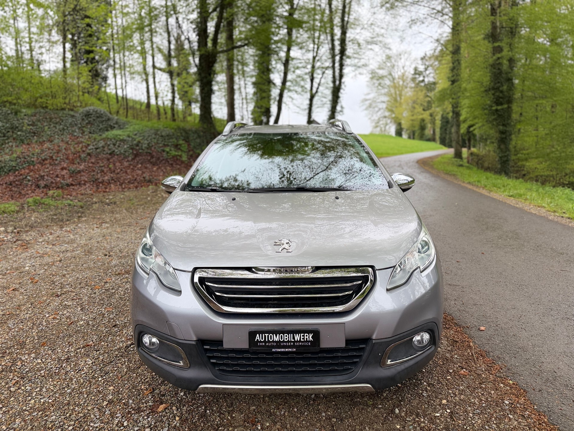 PEUGEOT 2008 1.2 PureTech Style-image-7
