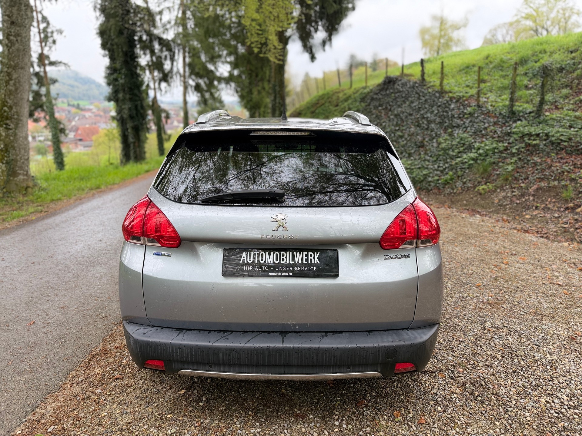 PEUGEOT 2008 1.2 PureTech Style-image-3