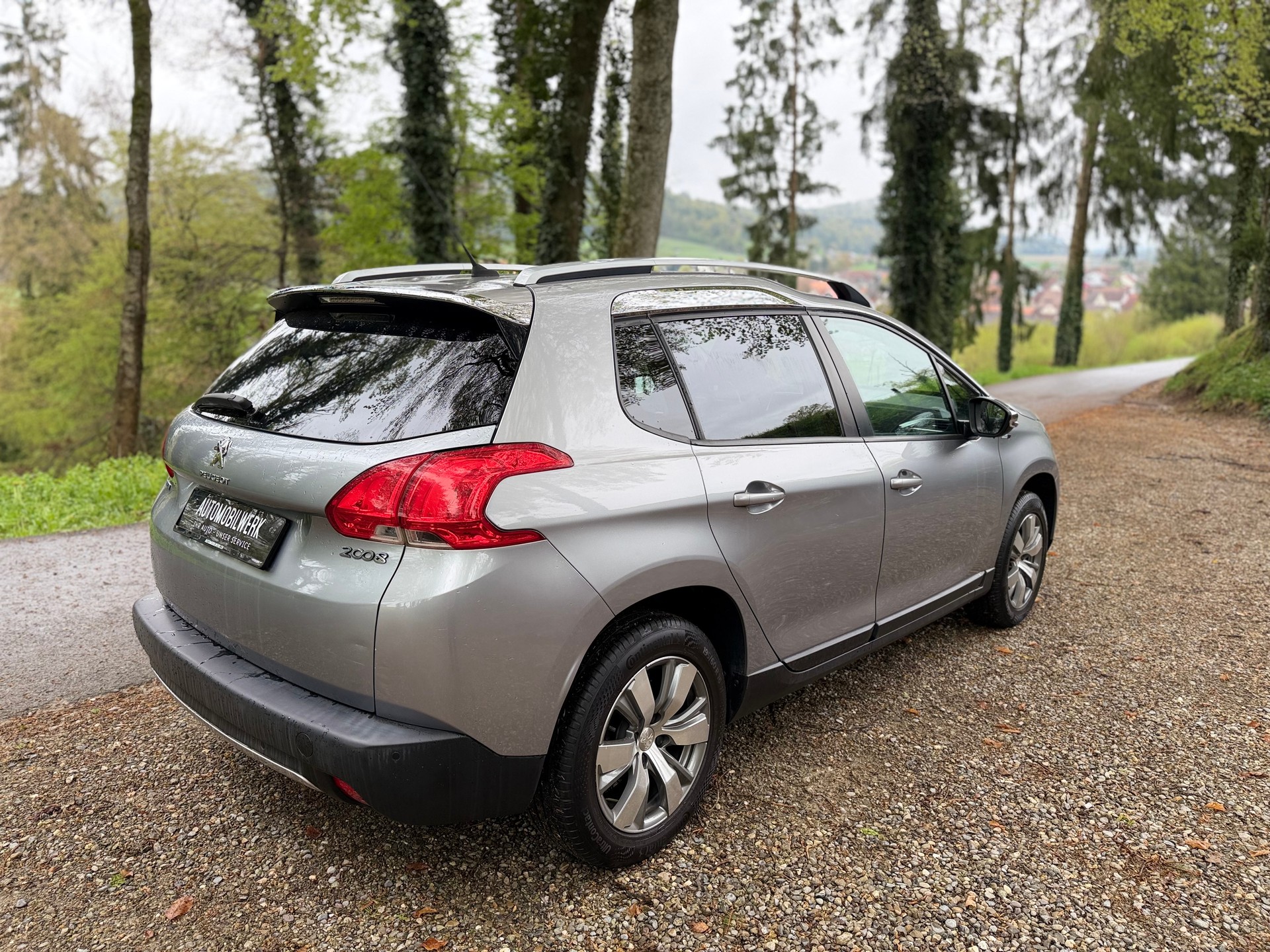 PEUGEOT 2008 1.2 PureTech Style-image-4