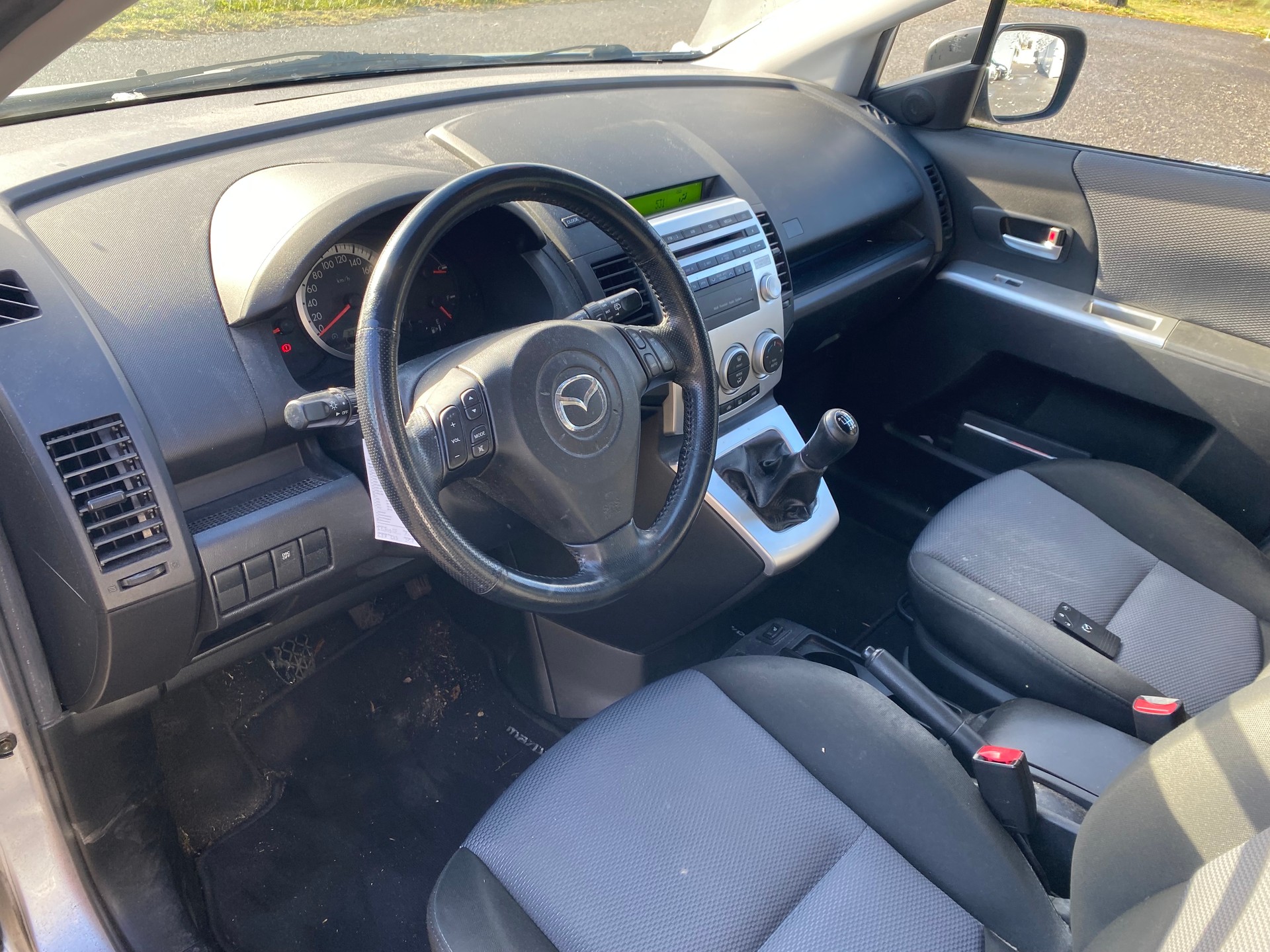 MAZDA 5 2.0d 16V Confort-image-4