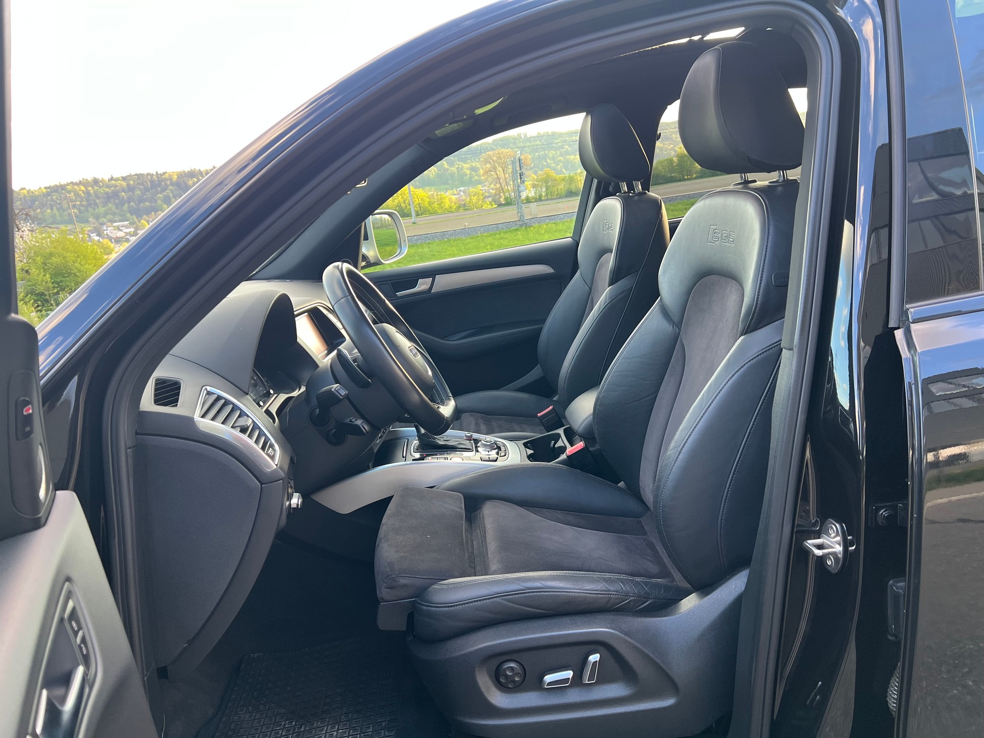 AUDI SQ5 3.0 TDI quattro tiptronic-image-23