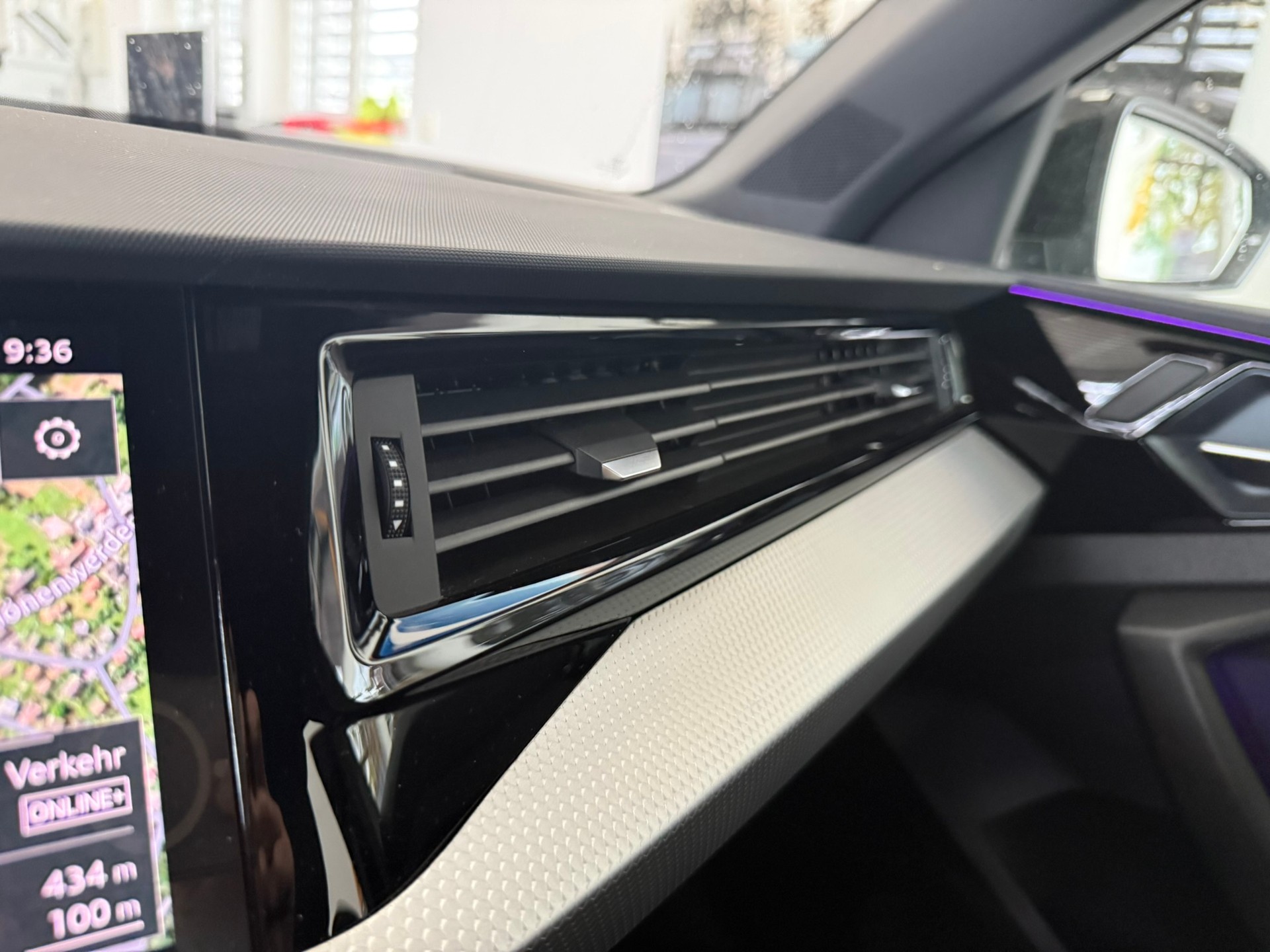 AUDI A1 Sportback 40 TFSI S Line S-tronic, chronosgrau metallic-image-17