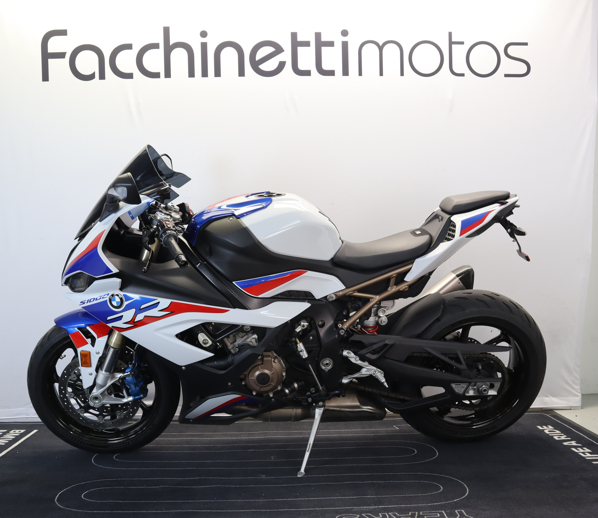 BMW S 1000 RR M-showroom-element-1