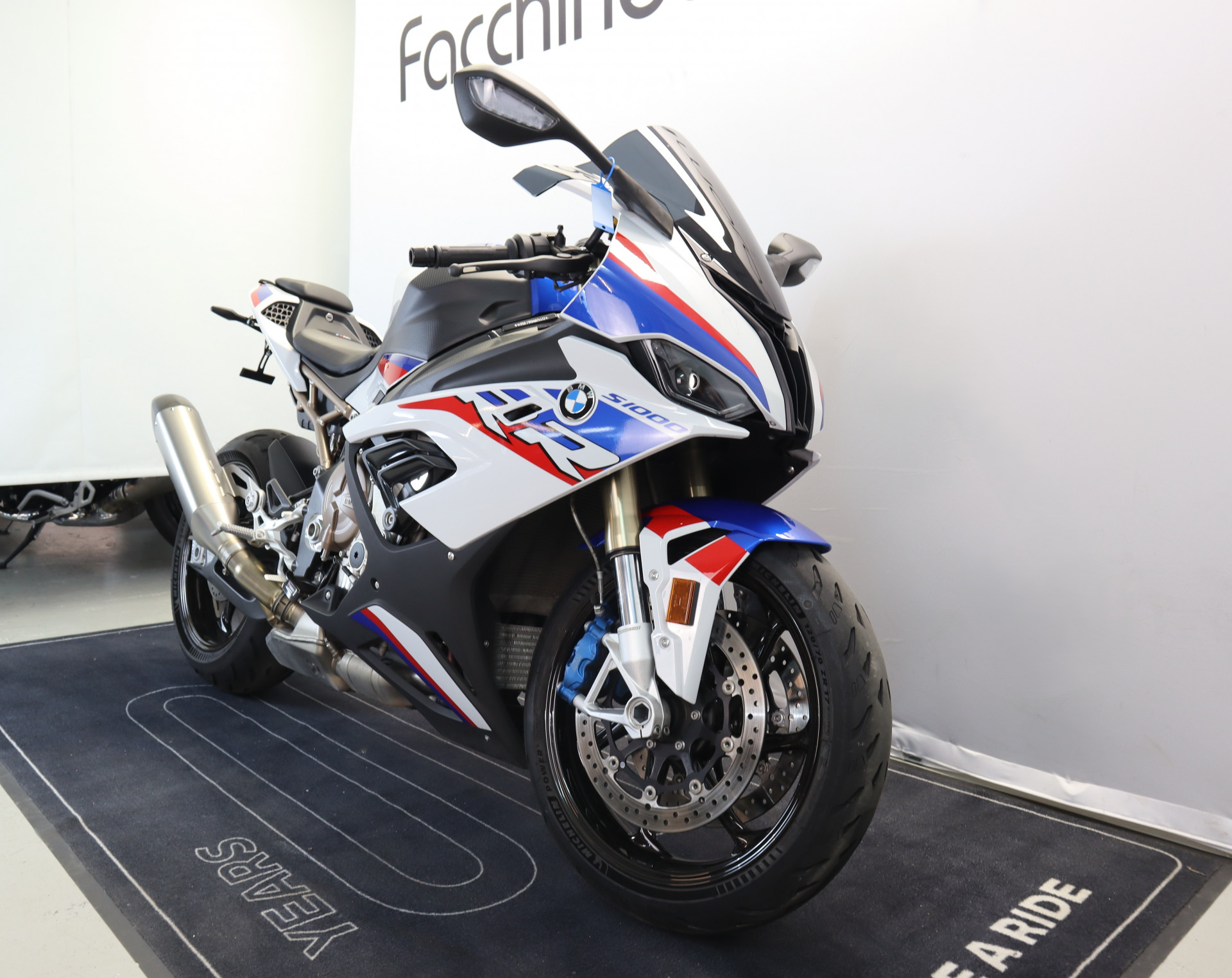 BMW S 1000 RR M-showroom-element-2