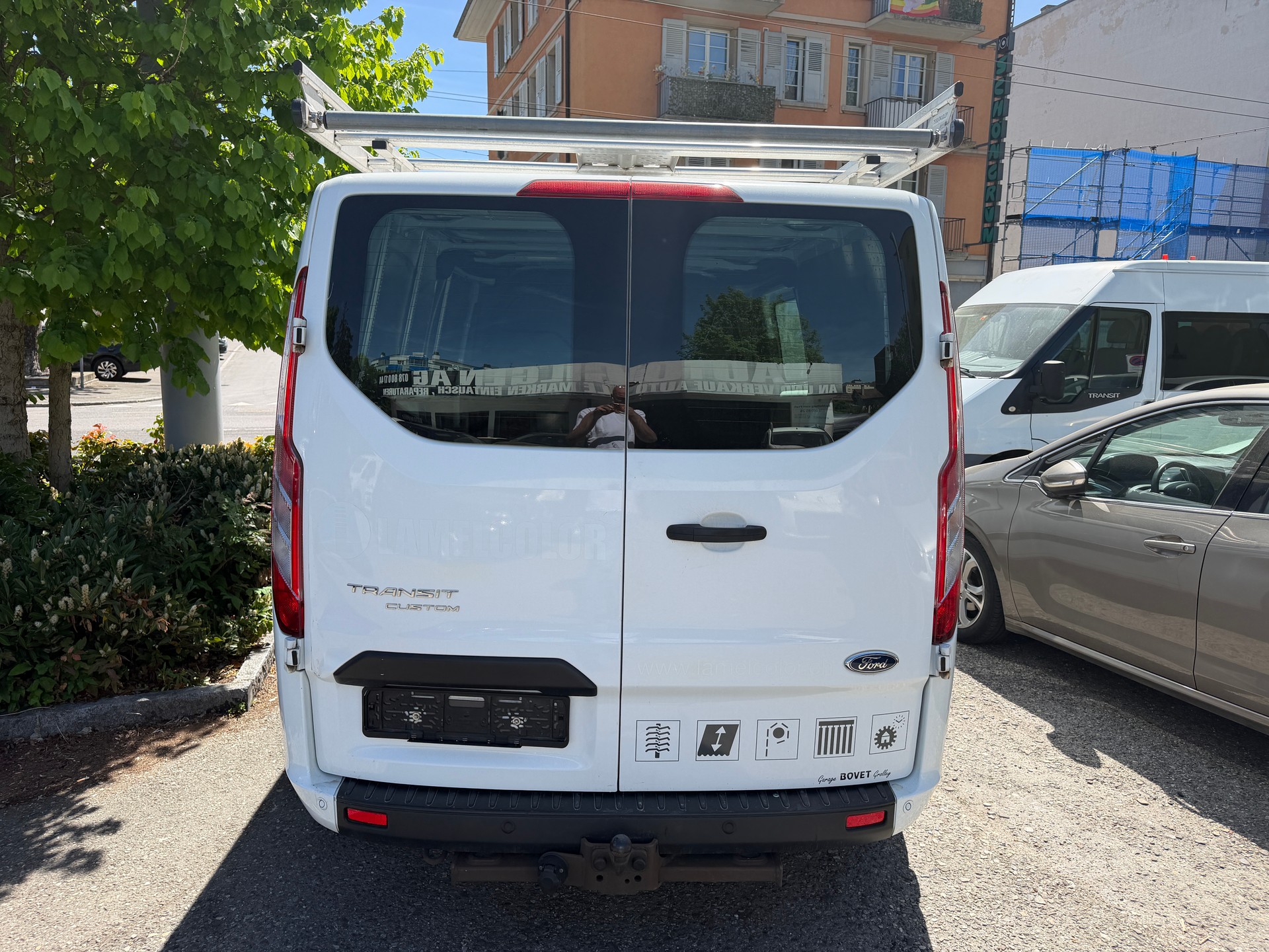 FORD Transit Custom Van 340 L2H1 Limited-image-4