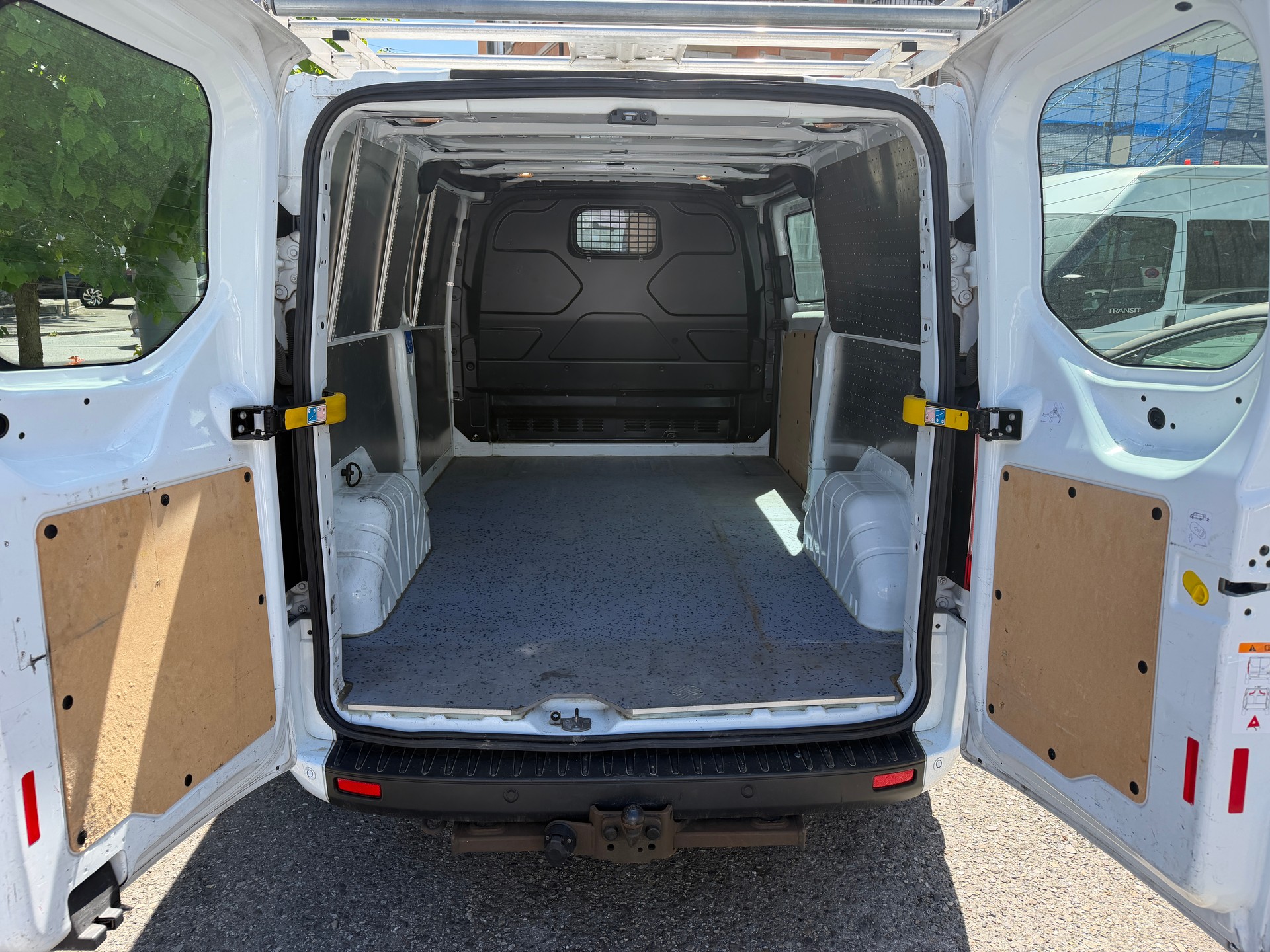 FORD Transit Custom Van 340 L2H1 Limited-image-6