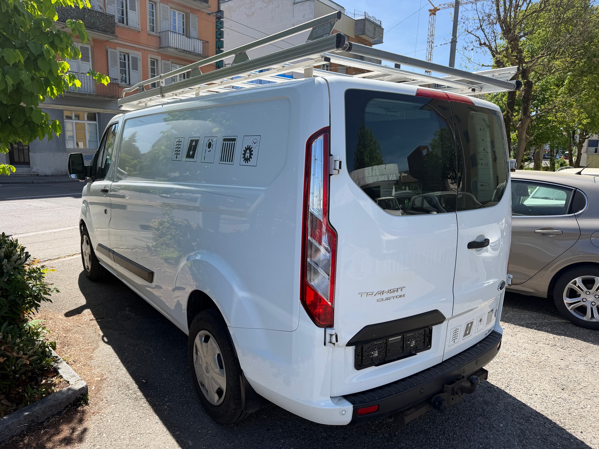 FORD Transit Custom Van 340 L2H1 Limited-image-3