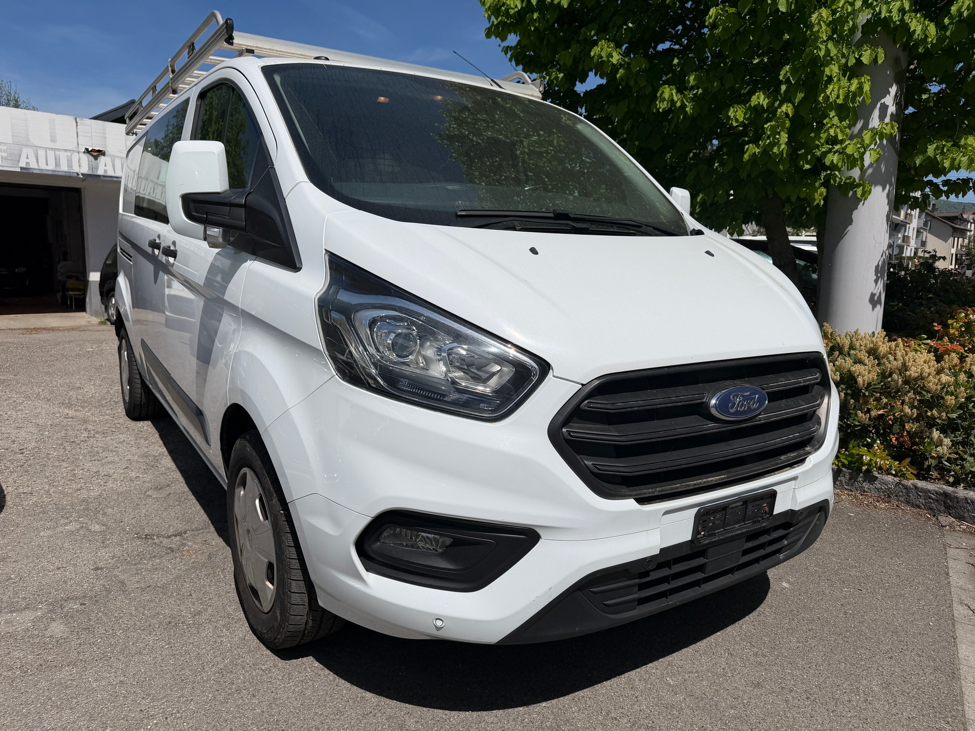 FORD Transit Custom Van 340 L2H1 Limited-image-1