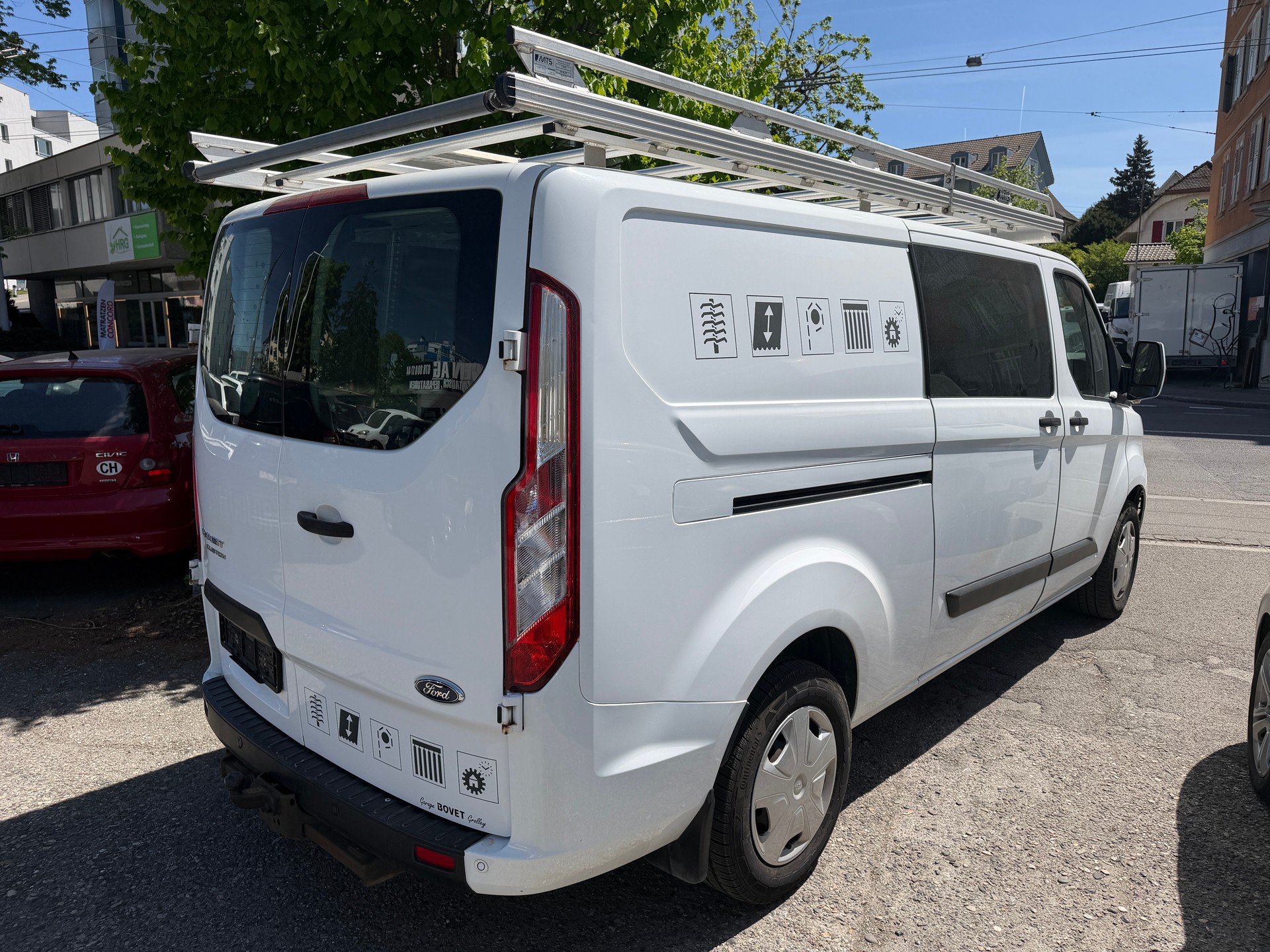 FORD Transit Custom Van 340 L2H1 Limited-image-5