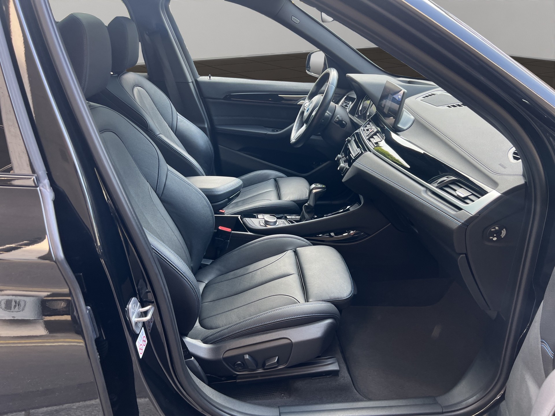 BMW X1 xDrive 25e M Sport Steptronic-image-21