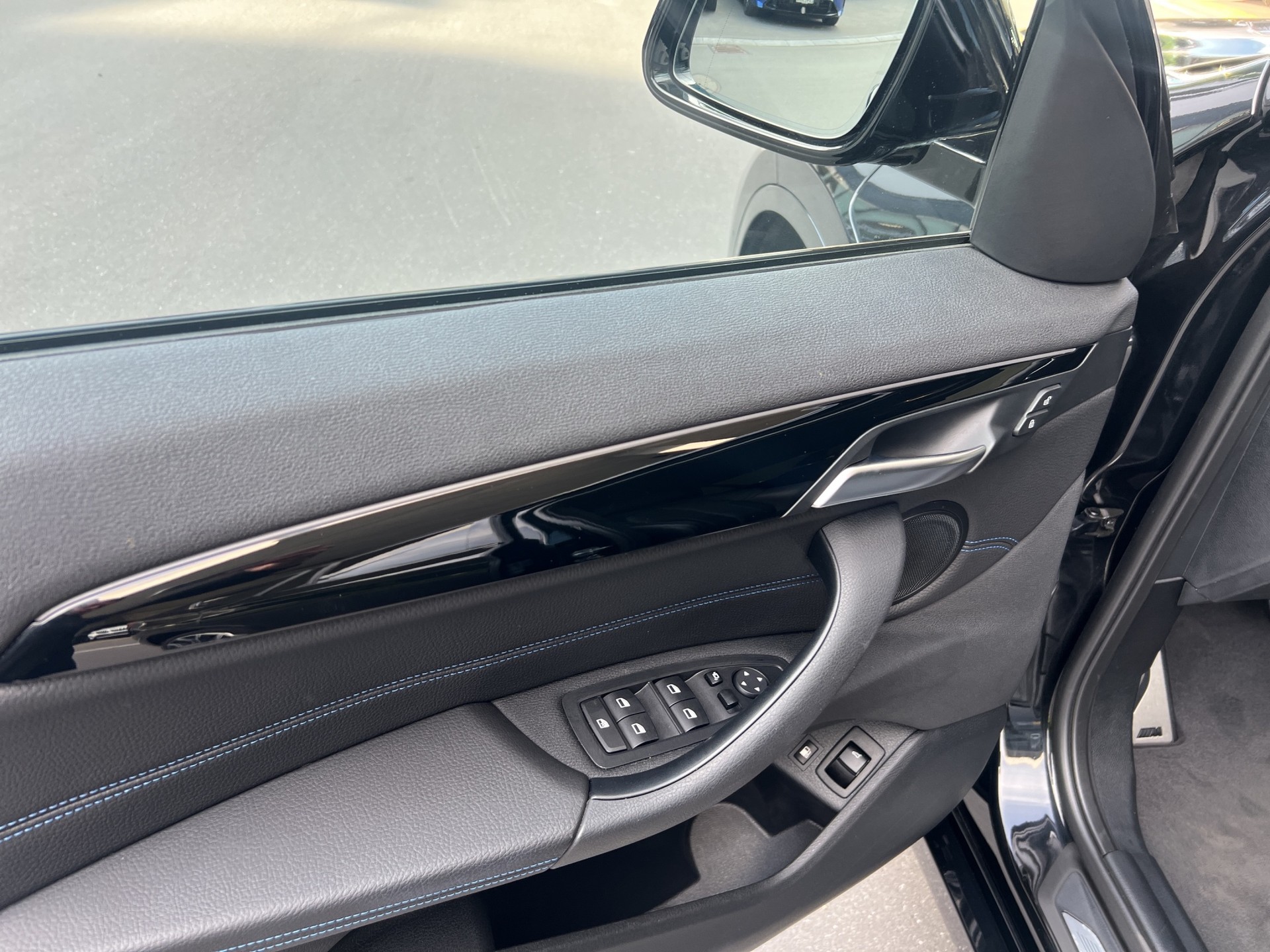 BMW X1 xDrive 25e M Sport Steptronic-image-12