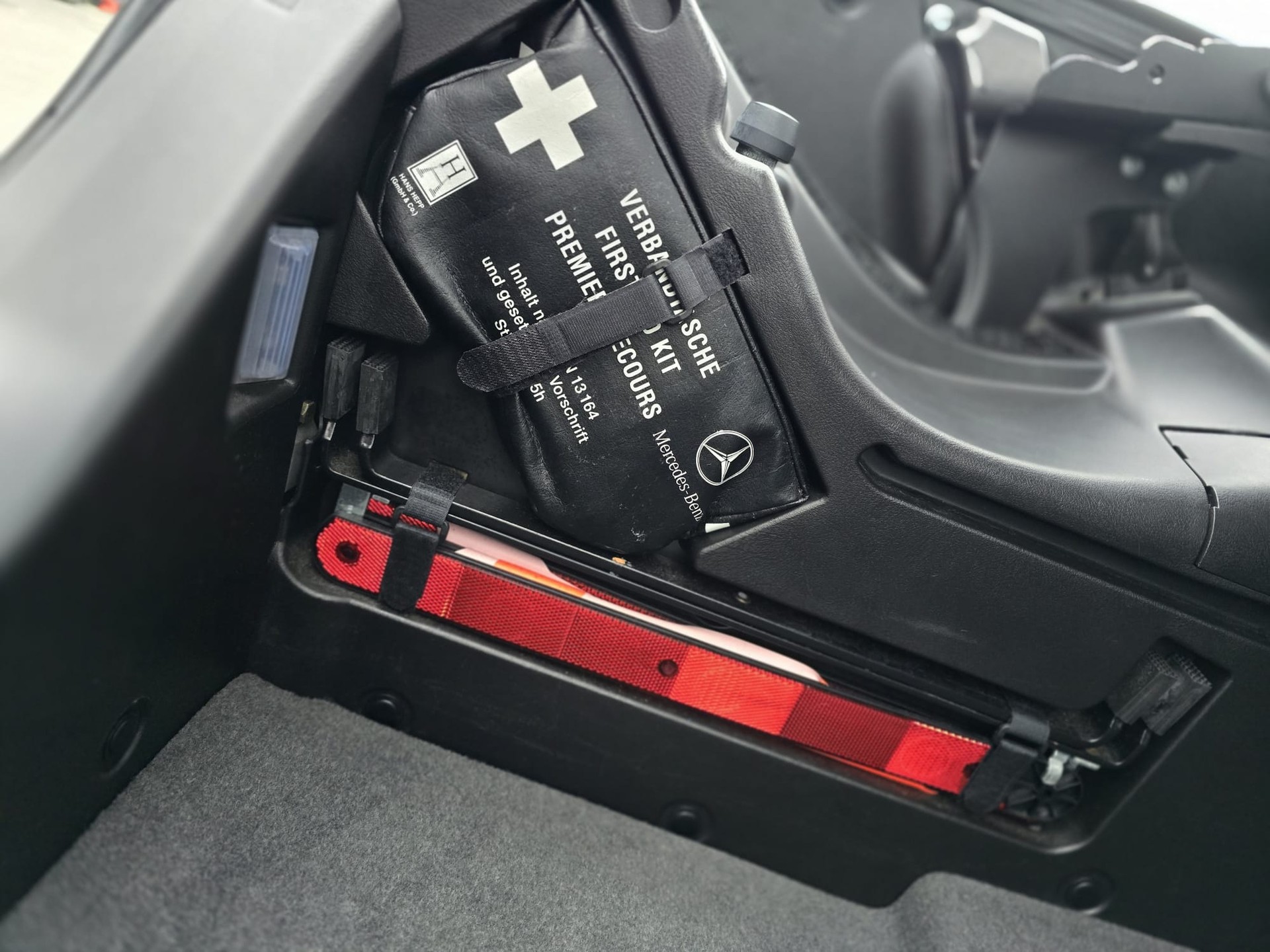 MERCEDES-BENZ SLK 320-image-9