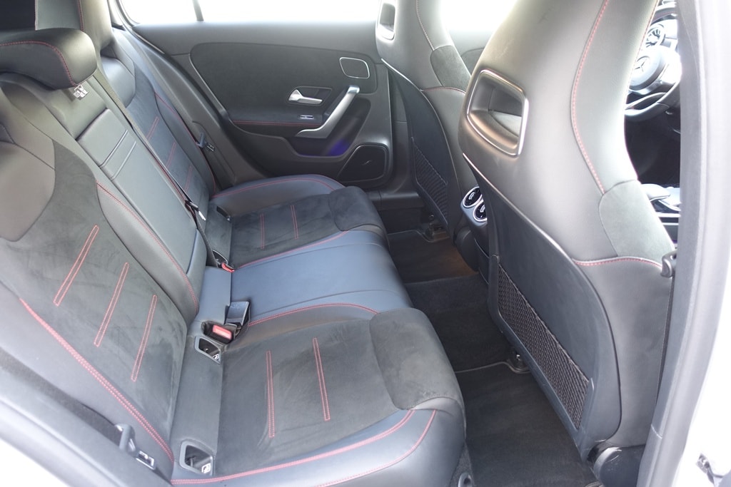 MERCEDES-BENZ A 250 e AMG Line 8G-DCT-image-14