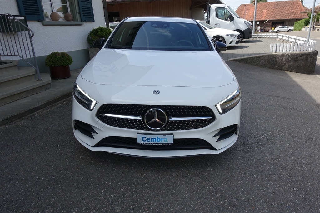 MERCEDES-BENZ A 250 e AMG Line 8G-DCT-image-1