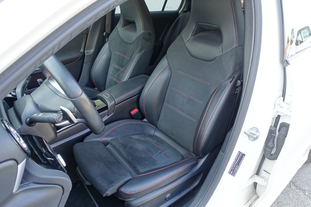MERCEDES-BENZ A 250 e AMG Line 8G-DCT-image-6
