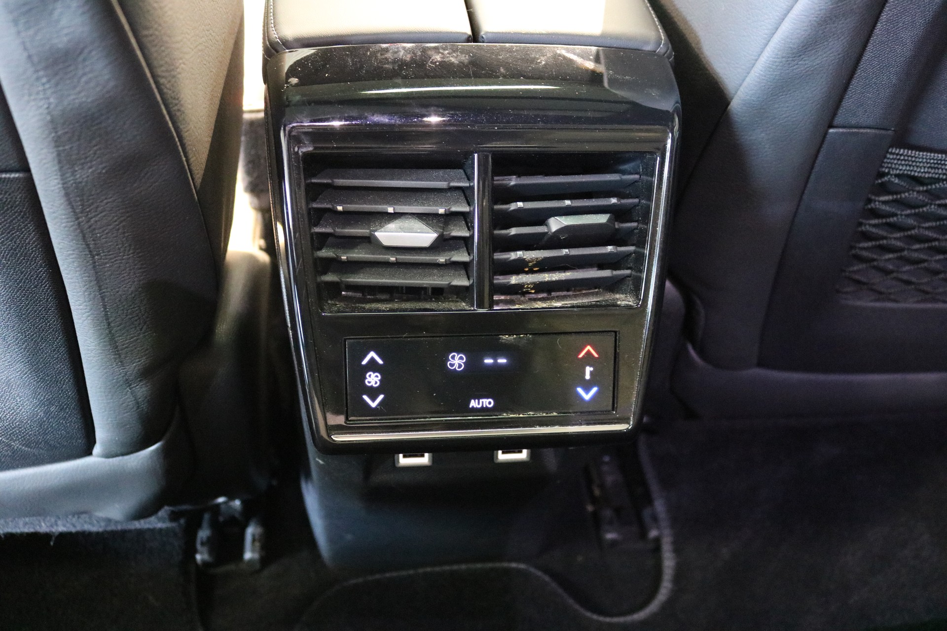 DS AUTOMOBILES DS 7 Crossback E-Tense 300 4x4 RIVOLI-image-40