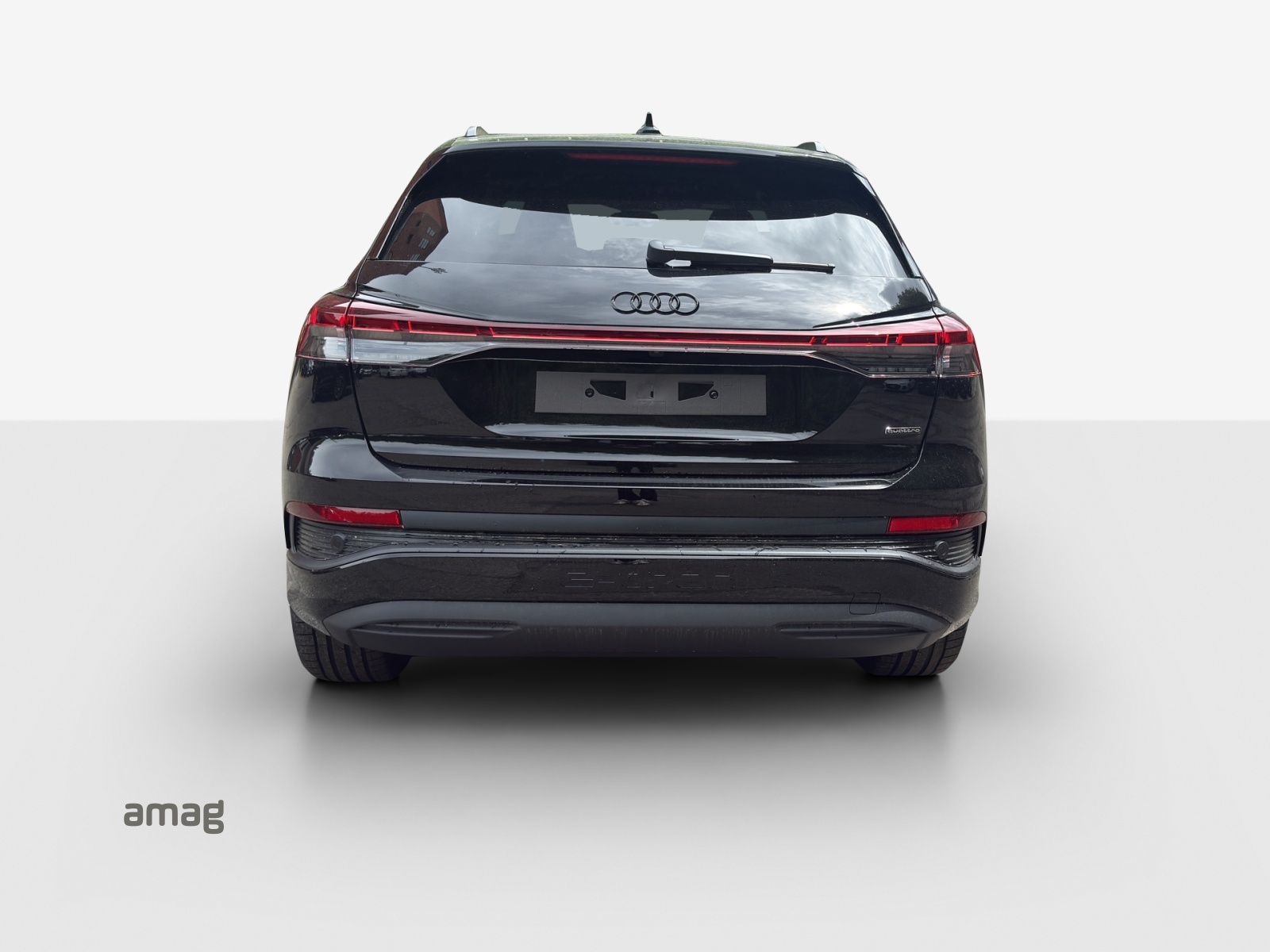 AUDI Q4 e-tron 45 Edition Swiss Ski quattro-image-3