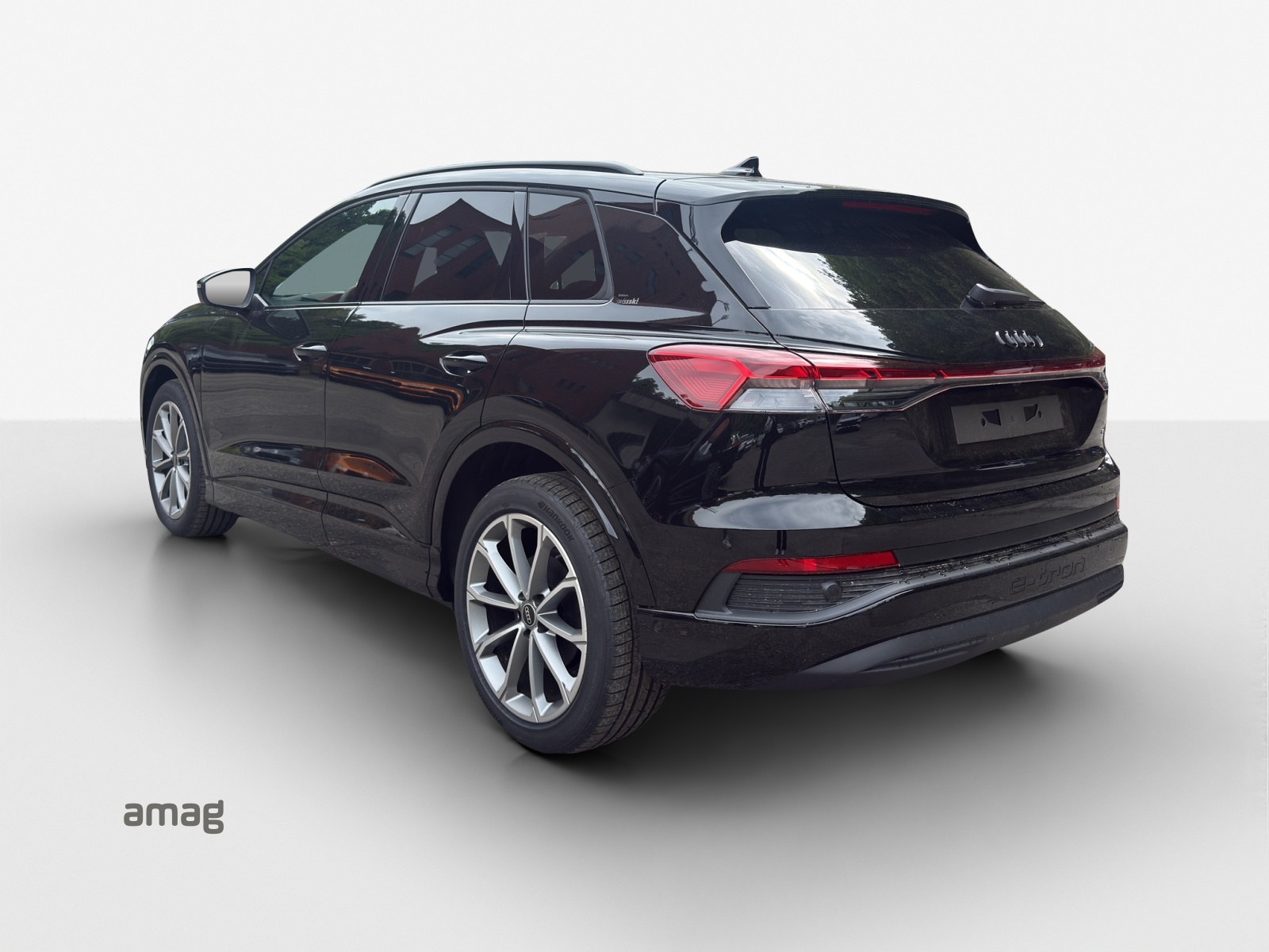 AUDI Q4 e-tron 45 Edition Swiss Ski quattro-image-2