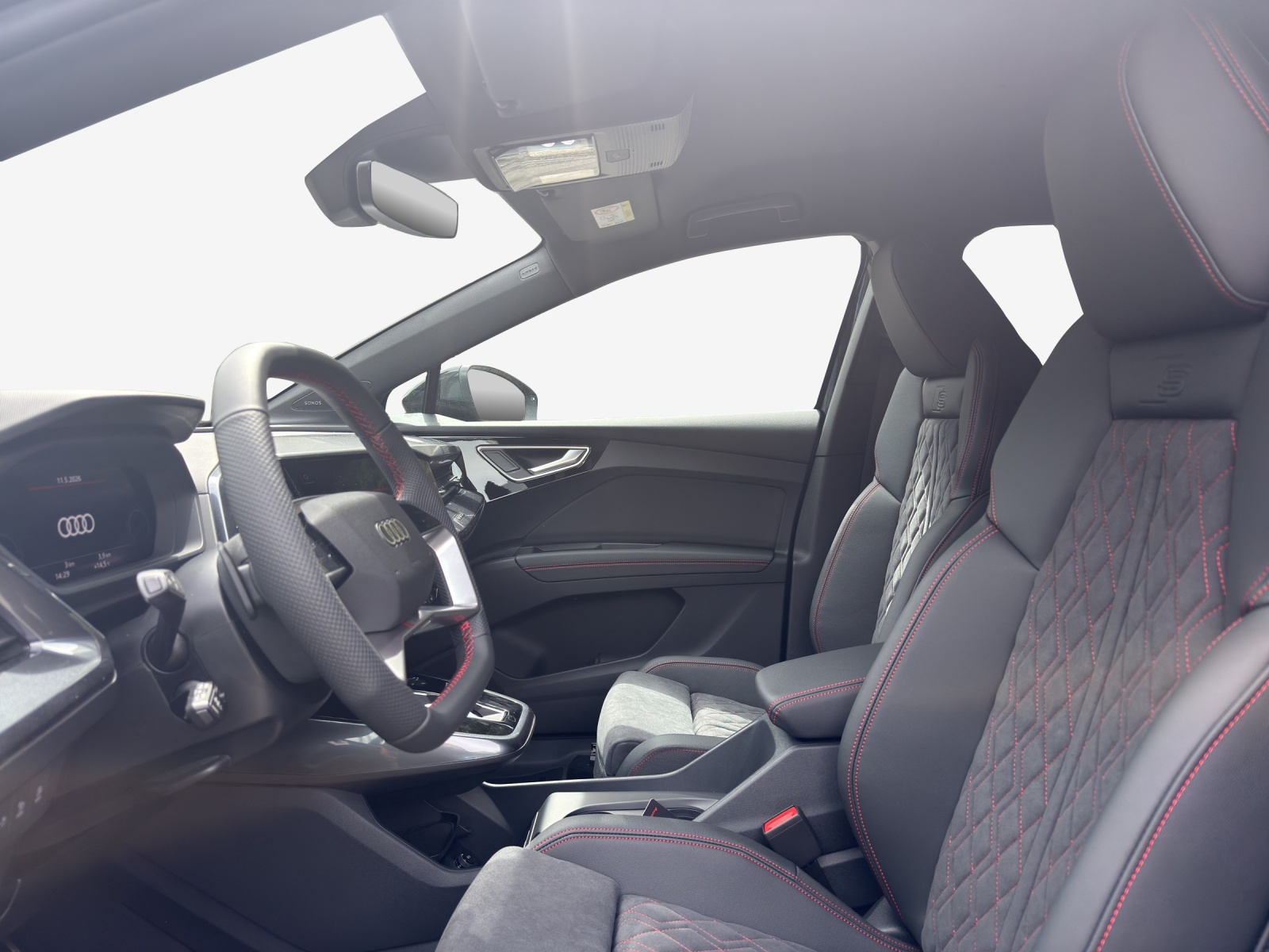 AUDI Q4 e-tron 45 Edition Swiss Ski quattro-image-7