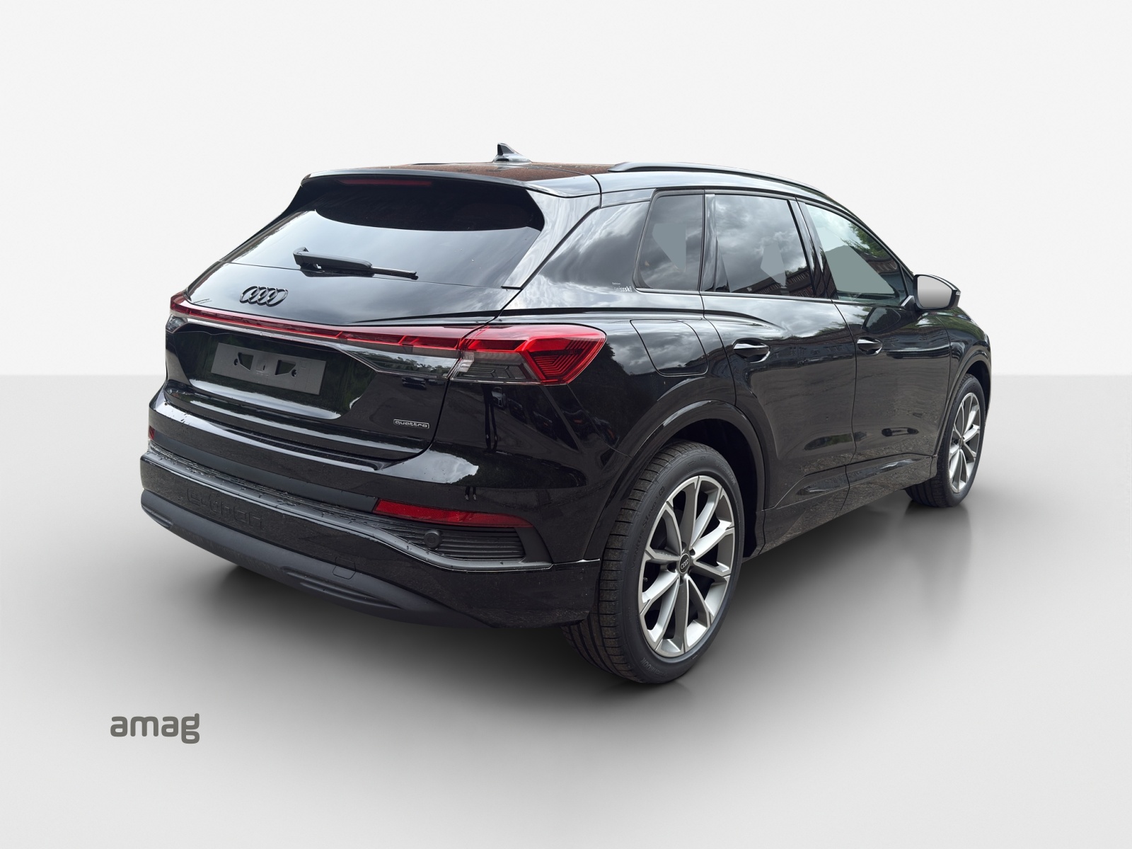 AUDI Q4 e-tron 45 Edition Swiss Ski quattro-image-4
