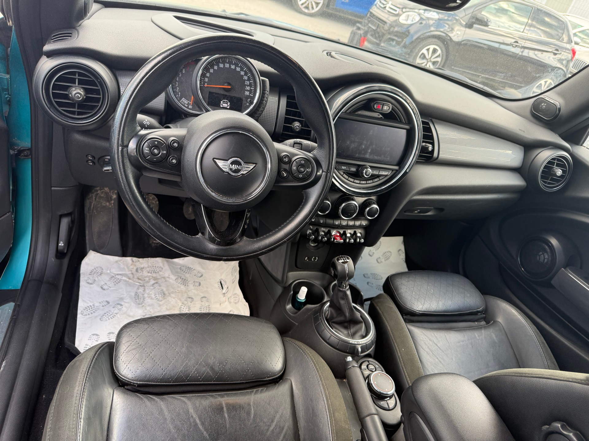 MINI Cooper Cabriolet-image-7
