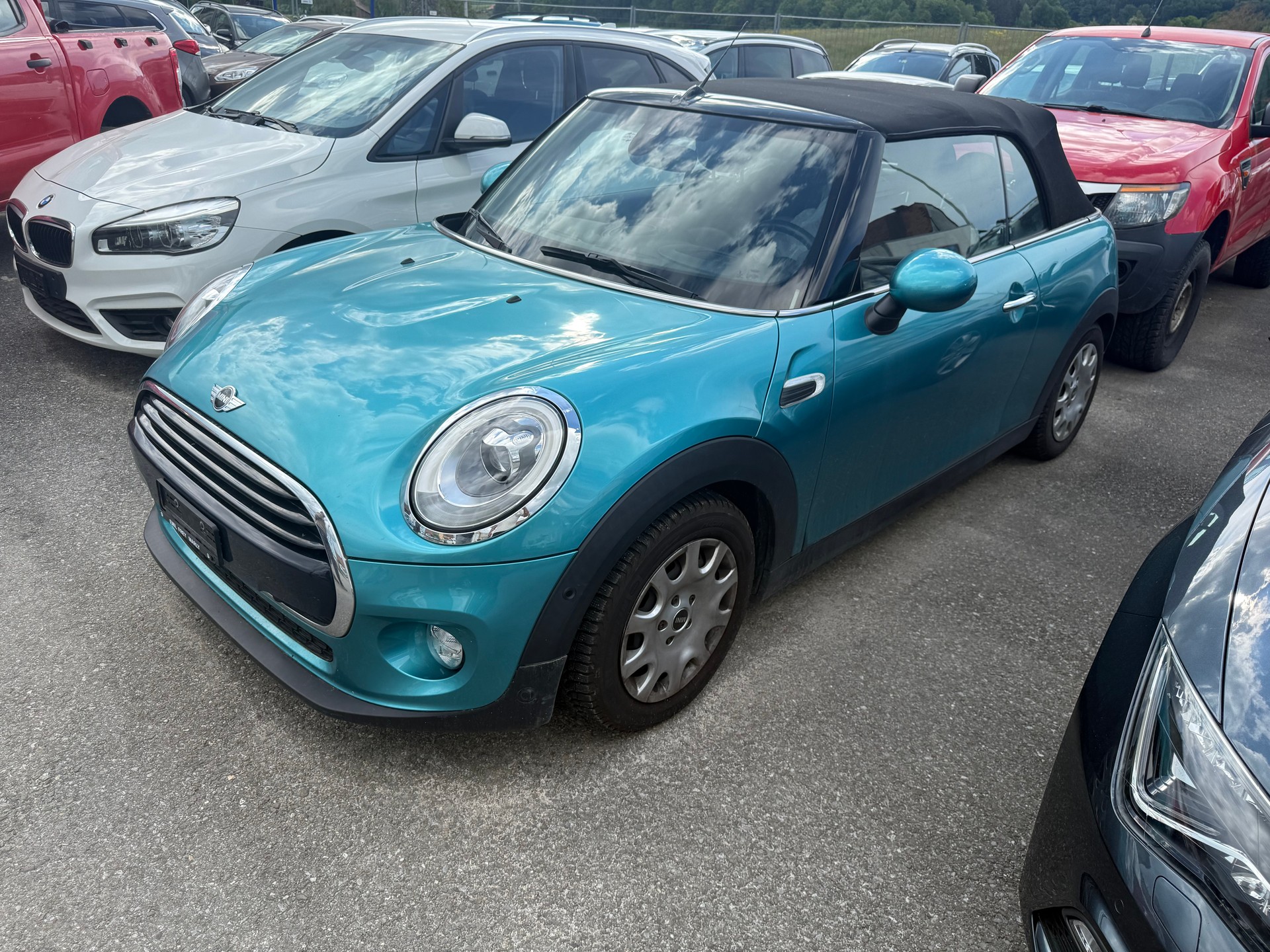 MINI Cooper Cabriolet-image-1