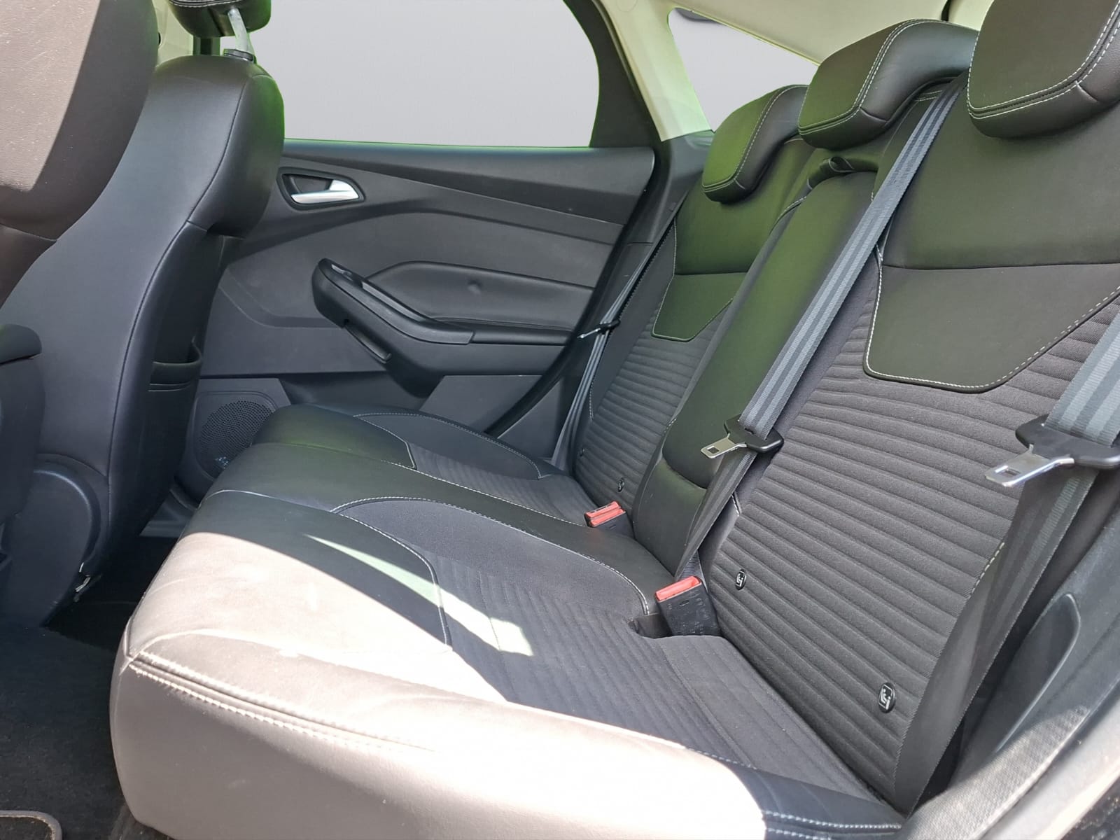 FORD Focus 1.5 SCTi Business-image-7