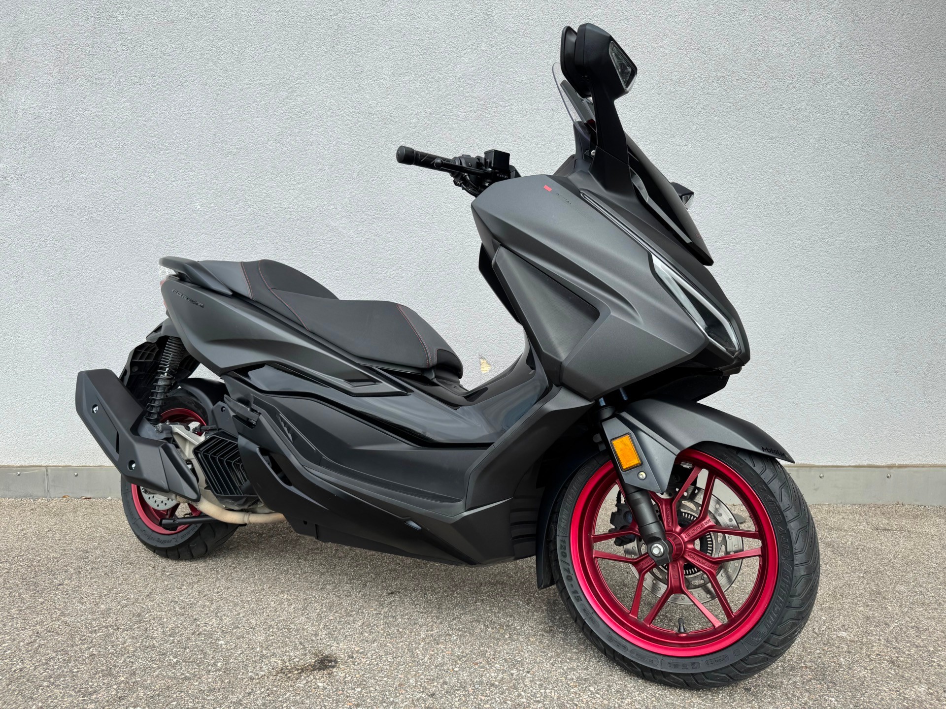 HONDA Nss 125 Forza Special Edition-showroom-element-1