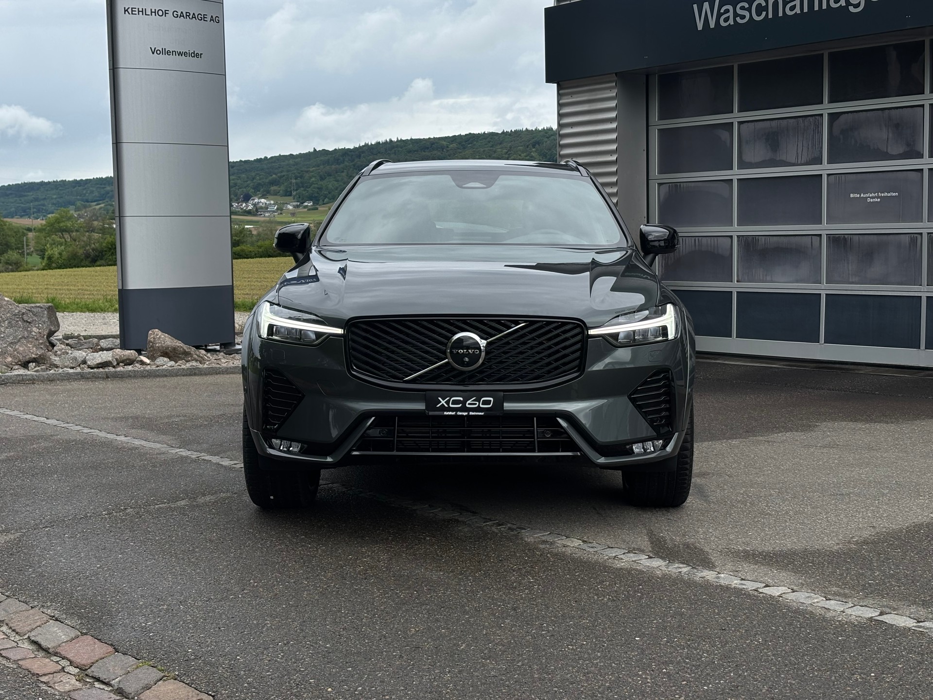 VOLVO XC60 2.0 B5 MH Plus Dark AWD-image-7