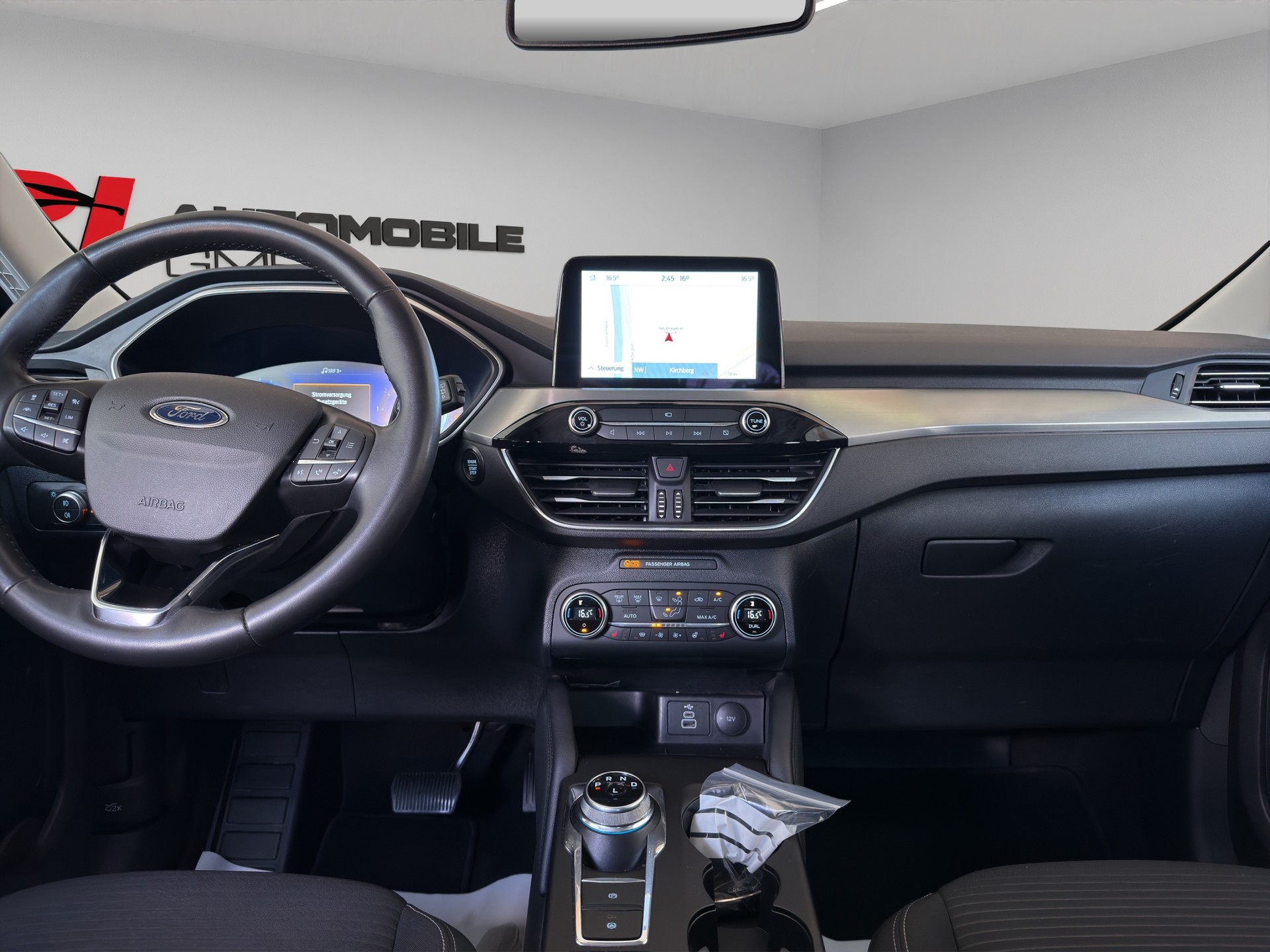 FORD Kuga 2.0 TDCi EcoBlue Titanium 4WD-image-11