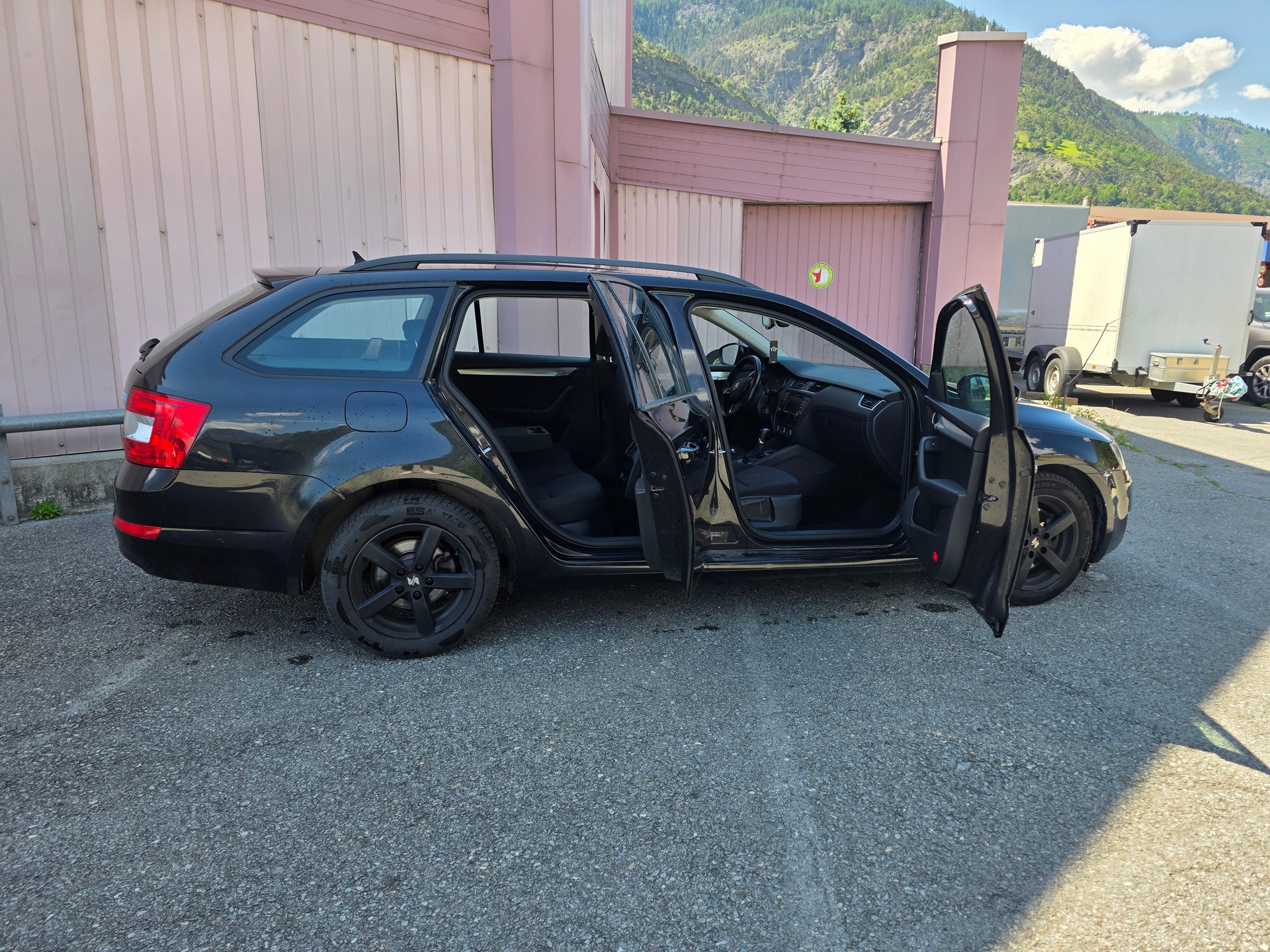 SKODA OCTAVIA-image-11