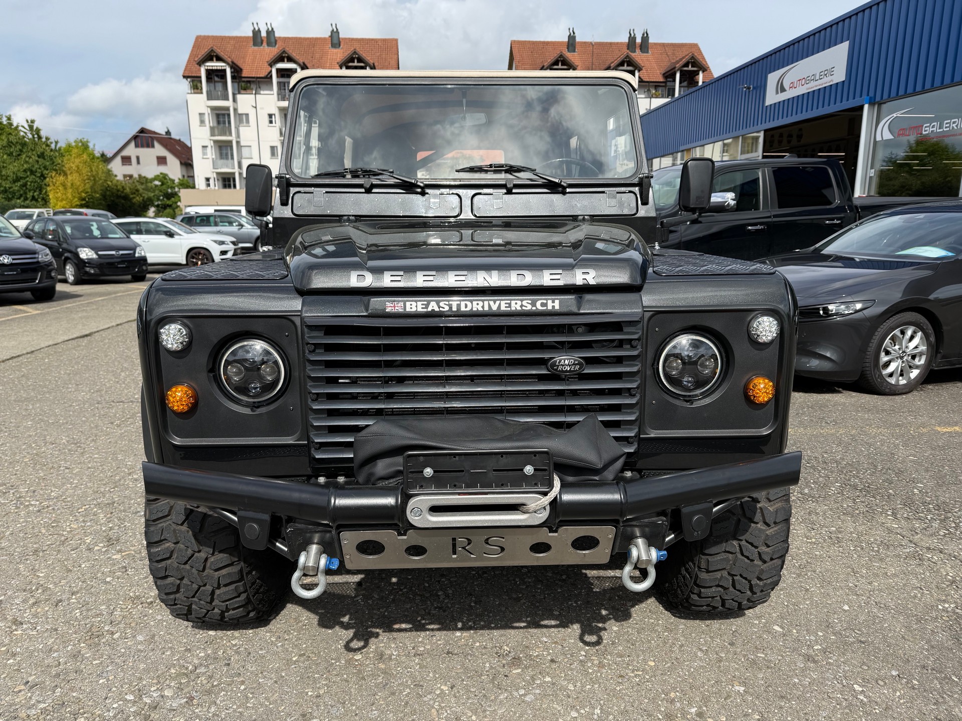 LAND ROVER Defender 110 3.5 V8-showroom-element-1
