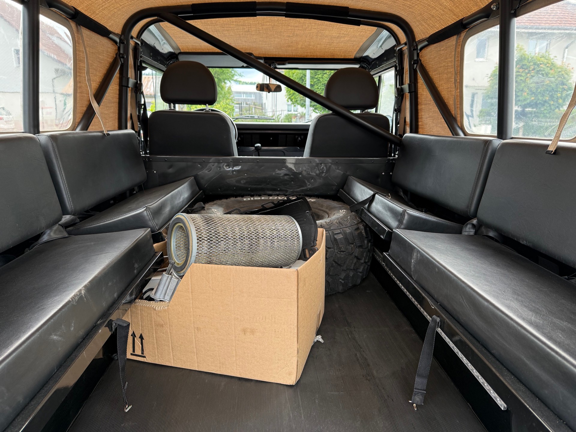 LAND ROVER Defender 110 3.5 V8-image-9