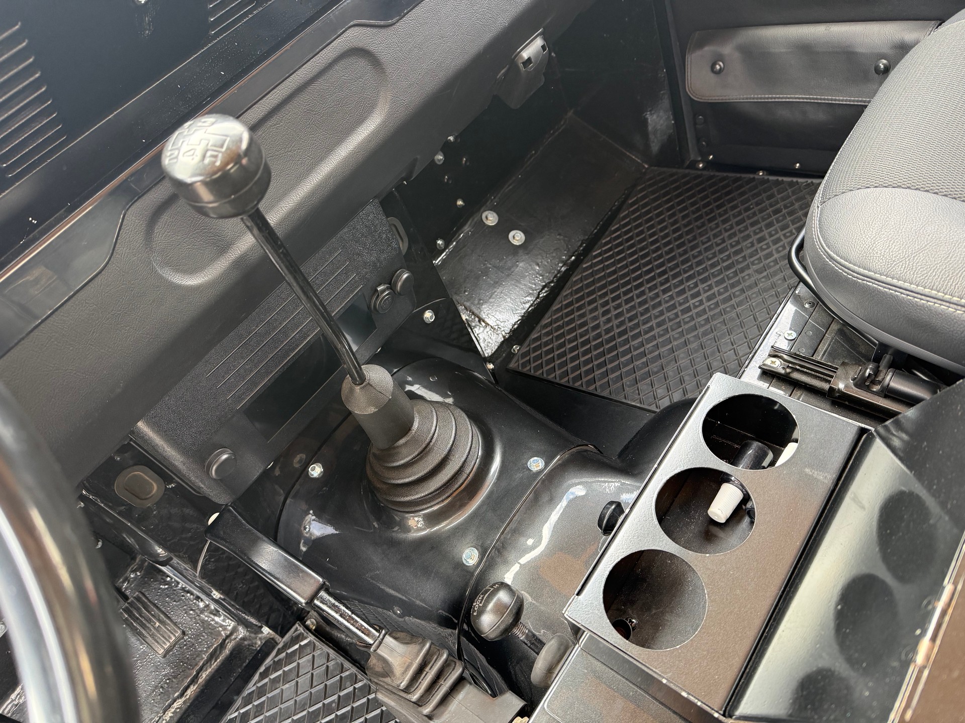 LAND ROVER Defender 110 3.5 V8-image-8