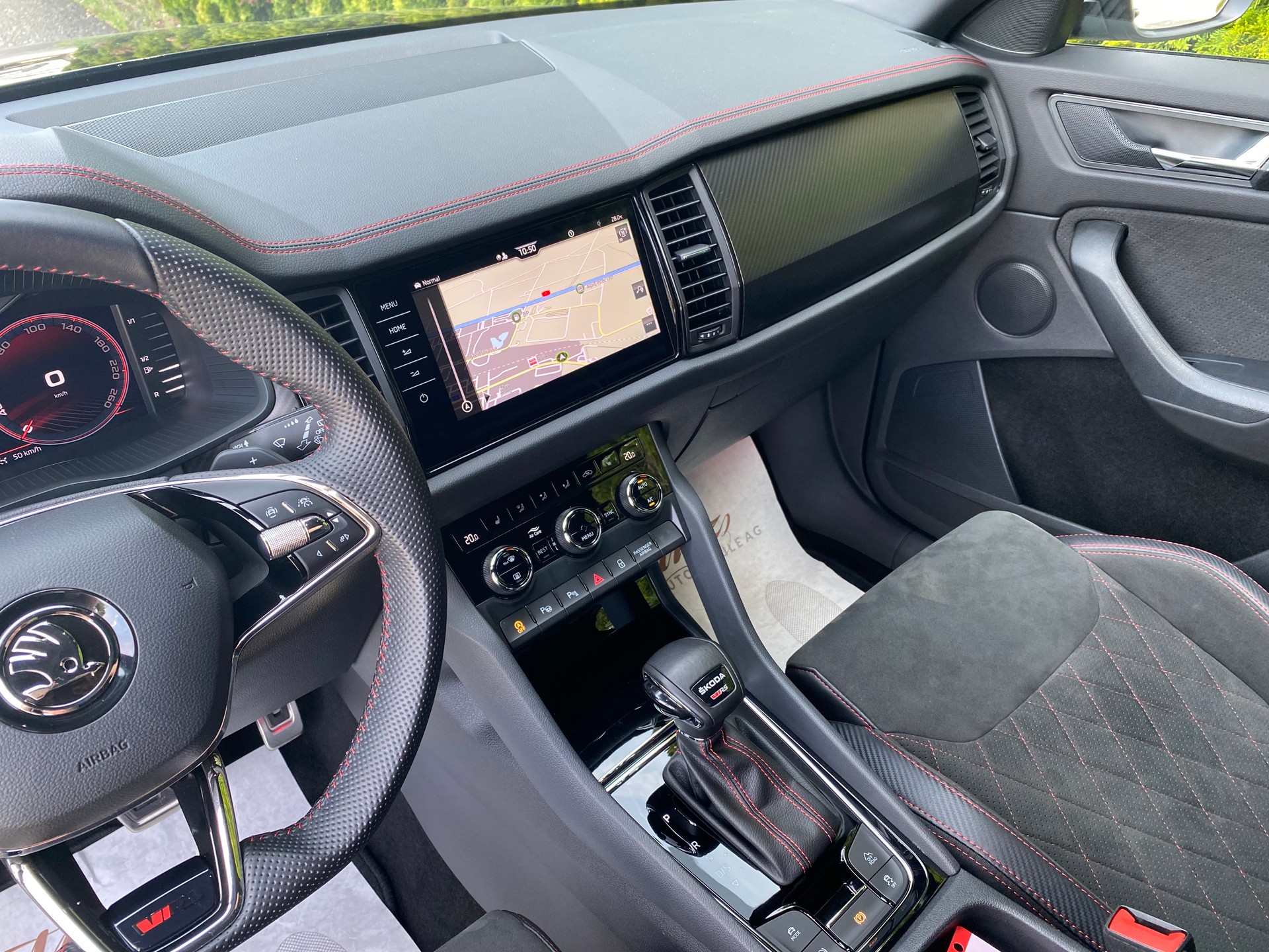 SKODA Kodiaq 2.0 TSI RS 245PS 4x4 DSG **Top-Ausstattung**-image-13