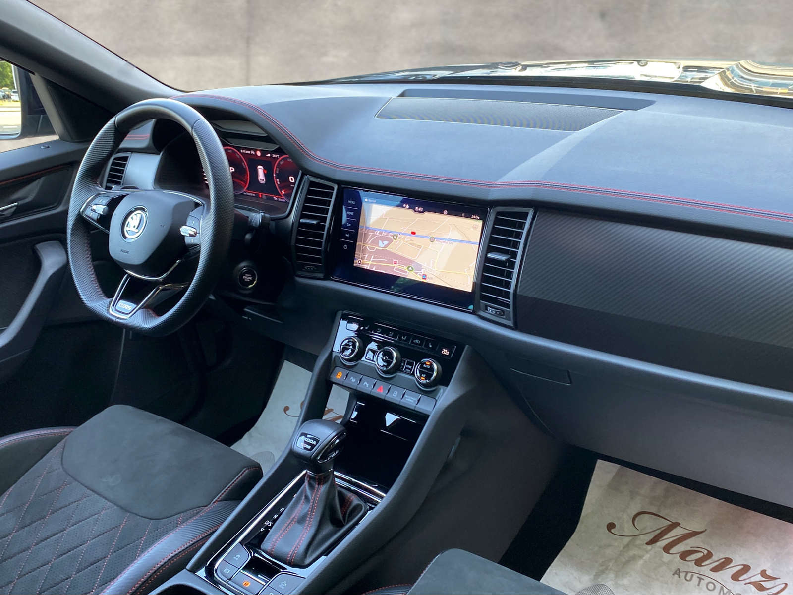 SKODA Kodiaq 2.0 TSI RS 245PS 4x4 DSG **Top-Ausstattung**-image-9