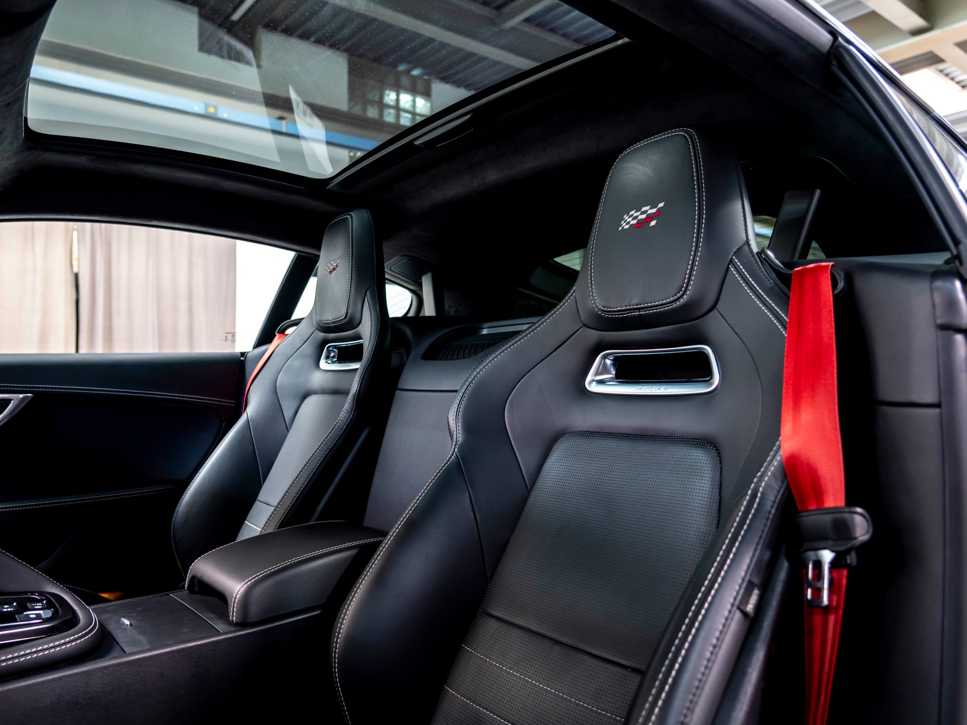 JAGUAR F-Type Coupé 3.0 V6 S/C AWD Chequered Flag Automatik-image-15