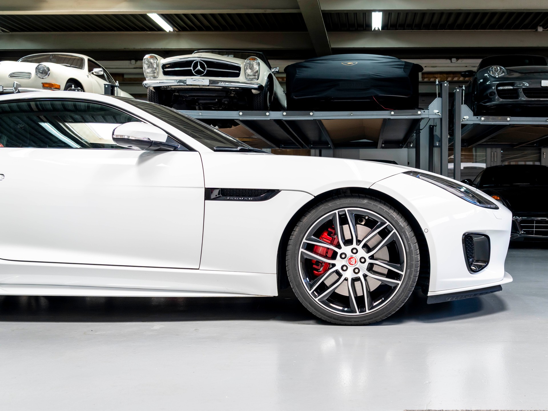 JAGUAR F-Type Coupé 3.0 V6 S/C AWD Chequered Flag Automatik-image-28