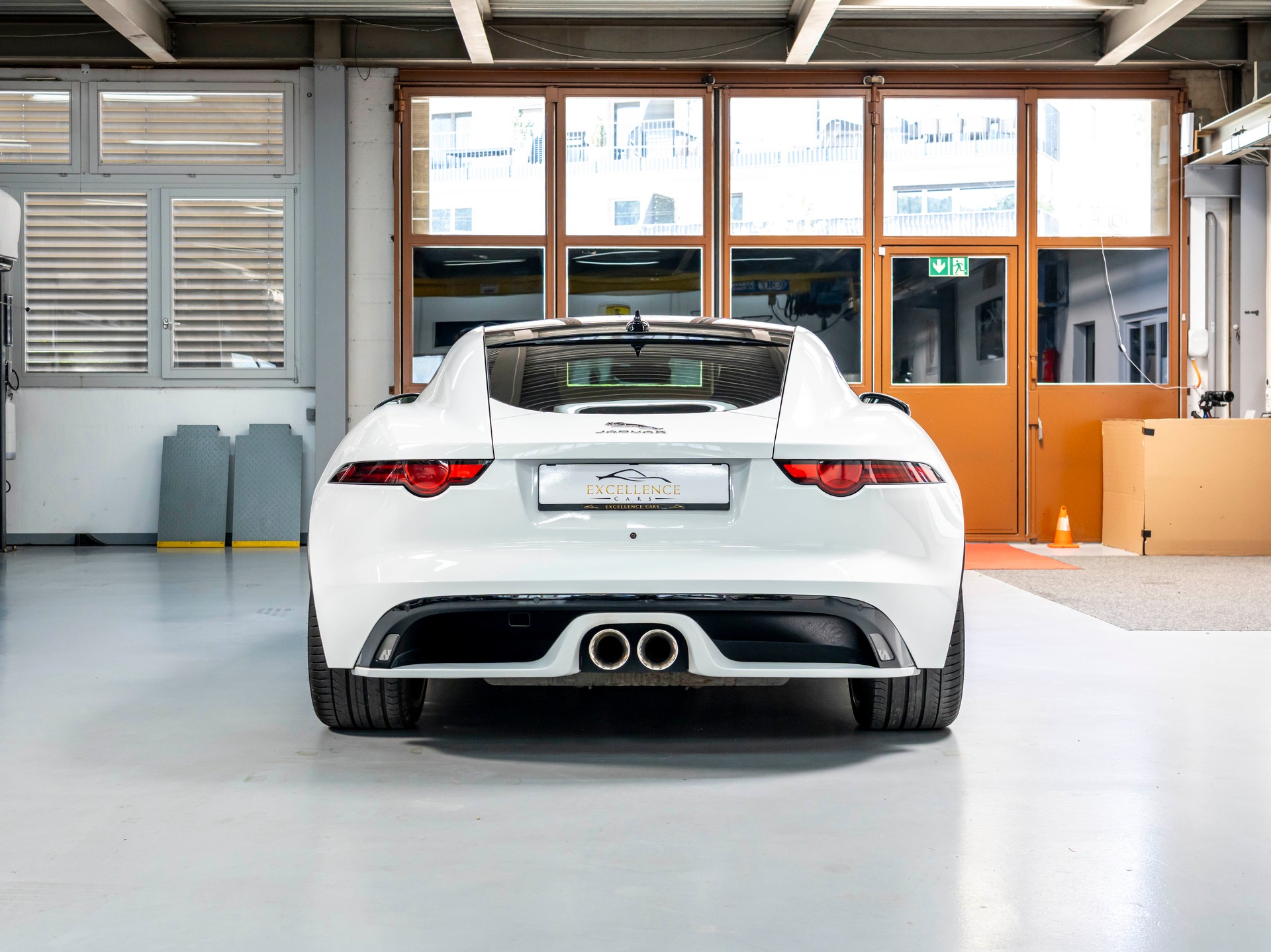 JAGUAR F-Type Coupé 3.0 V6 S/C AWD Chequered Flag Automatik-image-6