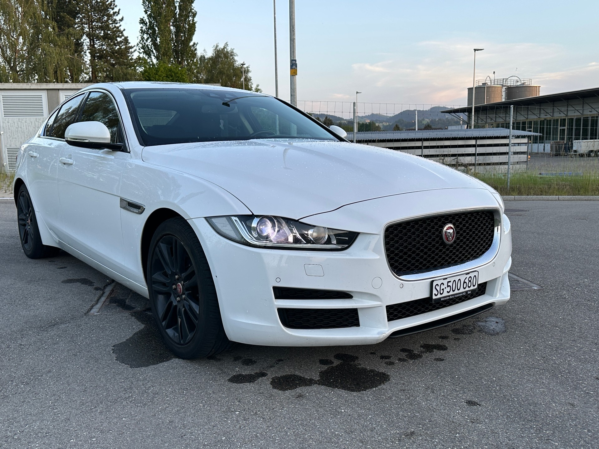 JAGUAR 2.0 D 180 Portfolio-image-1