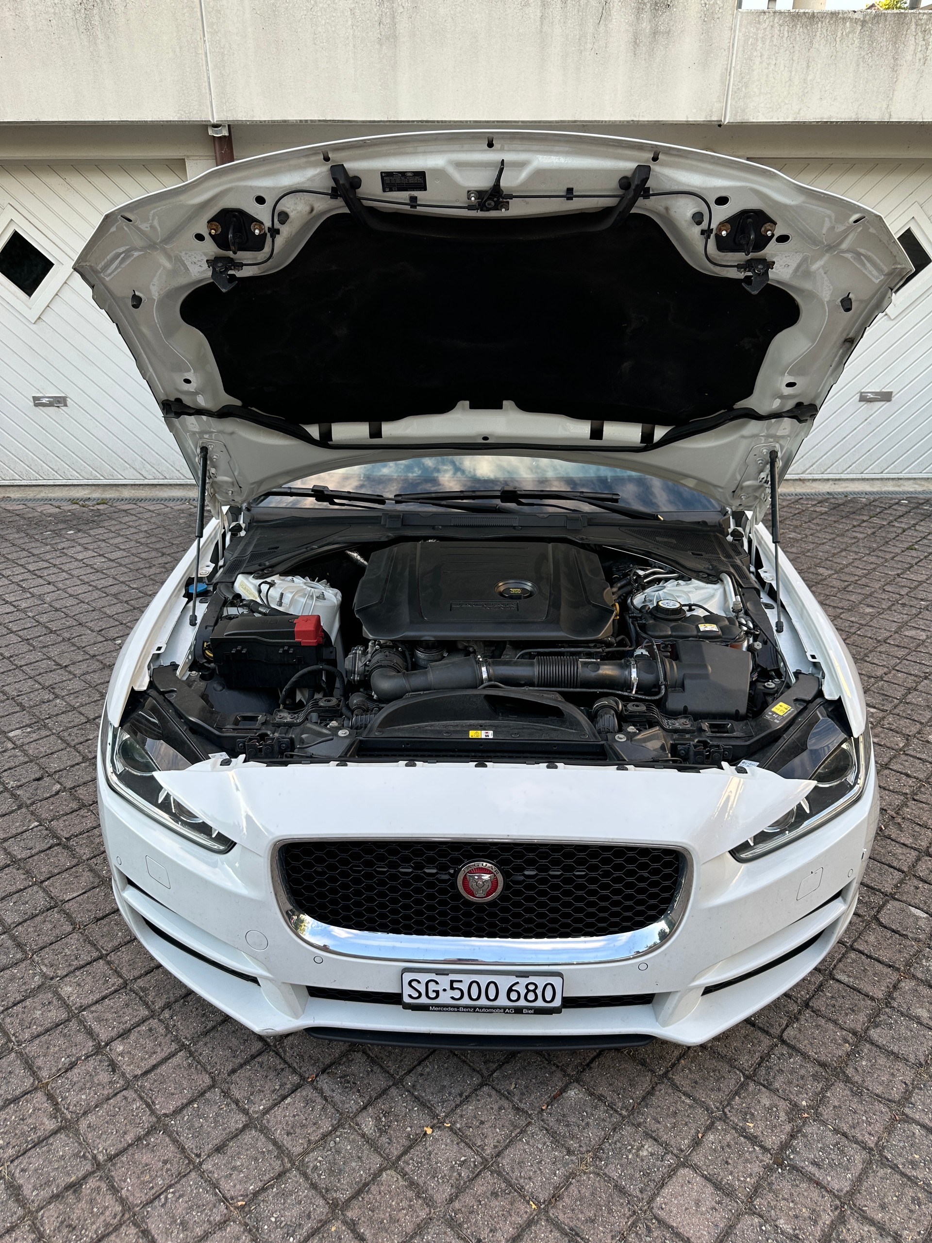 JAGUAR 2.0 D 180 Portfolio-image-5