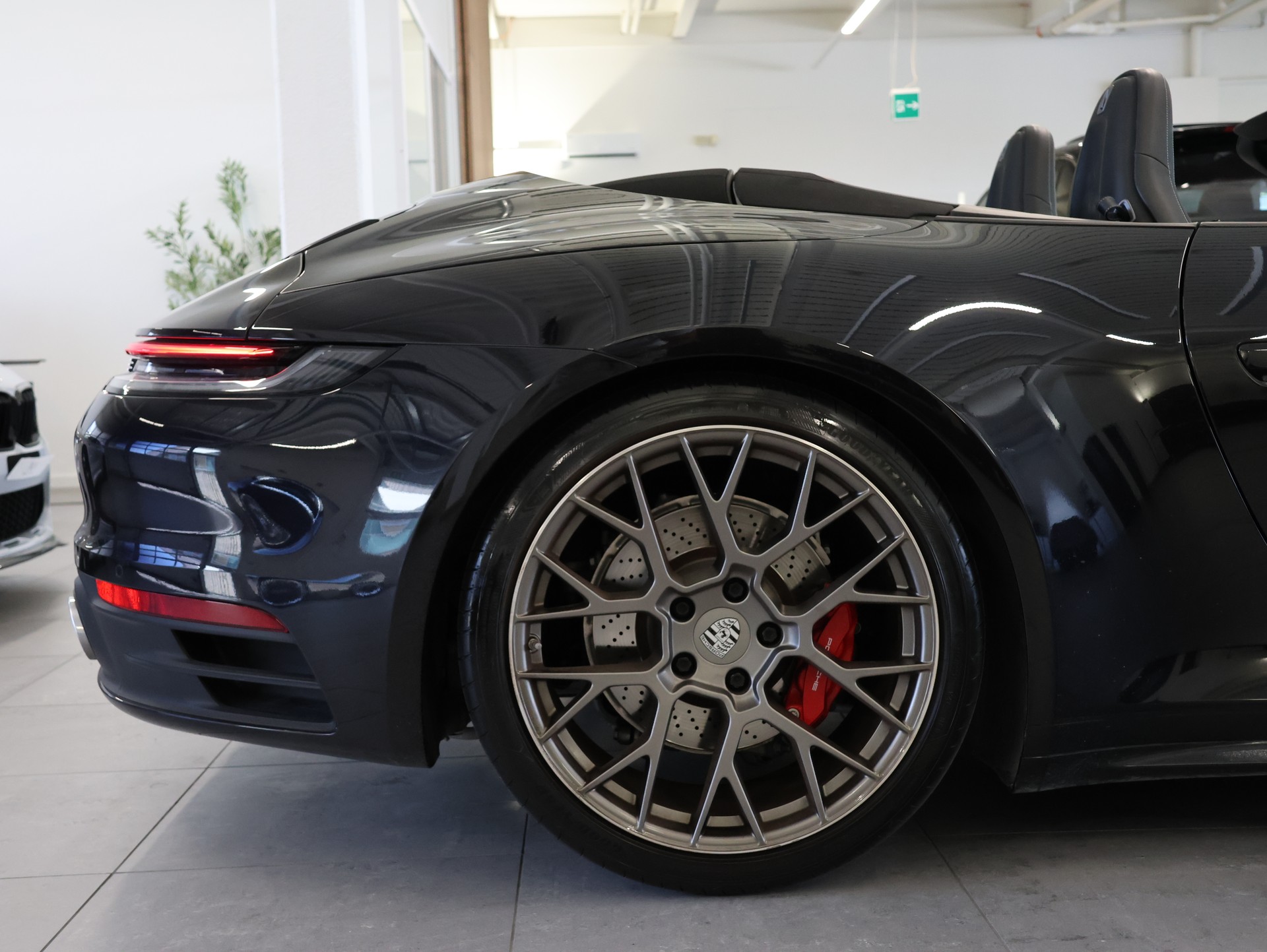 PORSCHE 911 Carrera 4S Cabriolet PDK *Sport Chrono* *Sportabgassanlage* *Leder Packet*-image-14